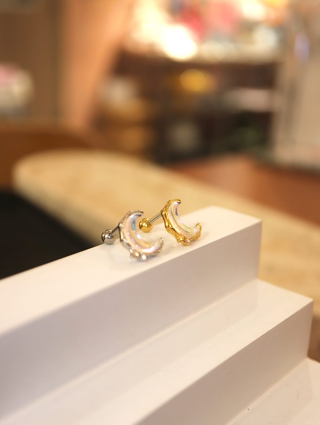 Crescent metallic surgical steel piercing (1pc)