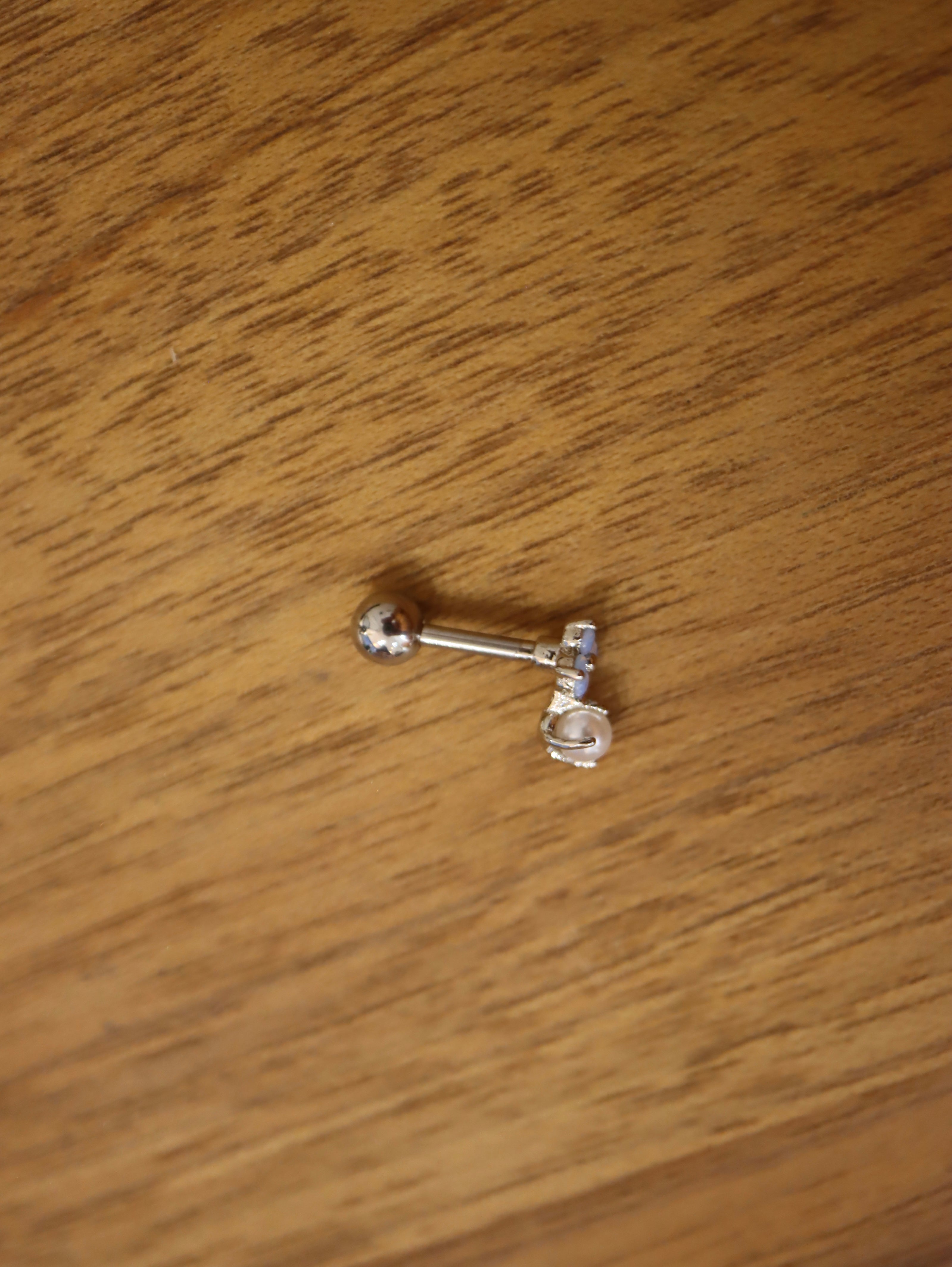 Frosted Petal & Pearl Stud Piercing Earrings