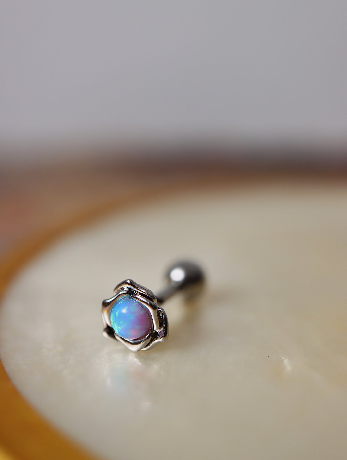 Opal Screw ball end piercing