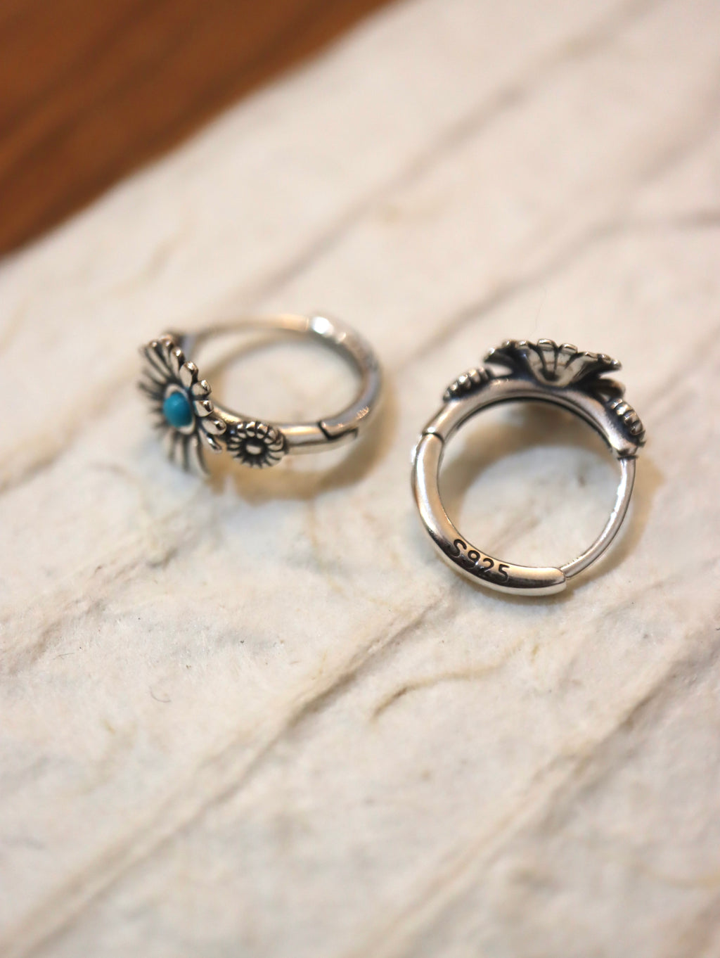 Daisy 925 silver hoop earrings