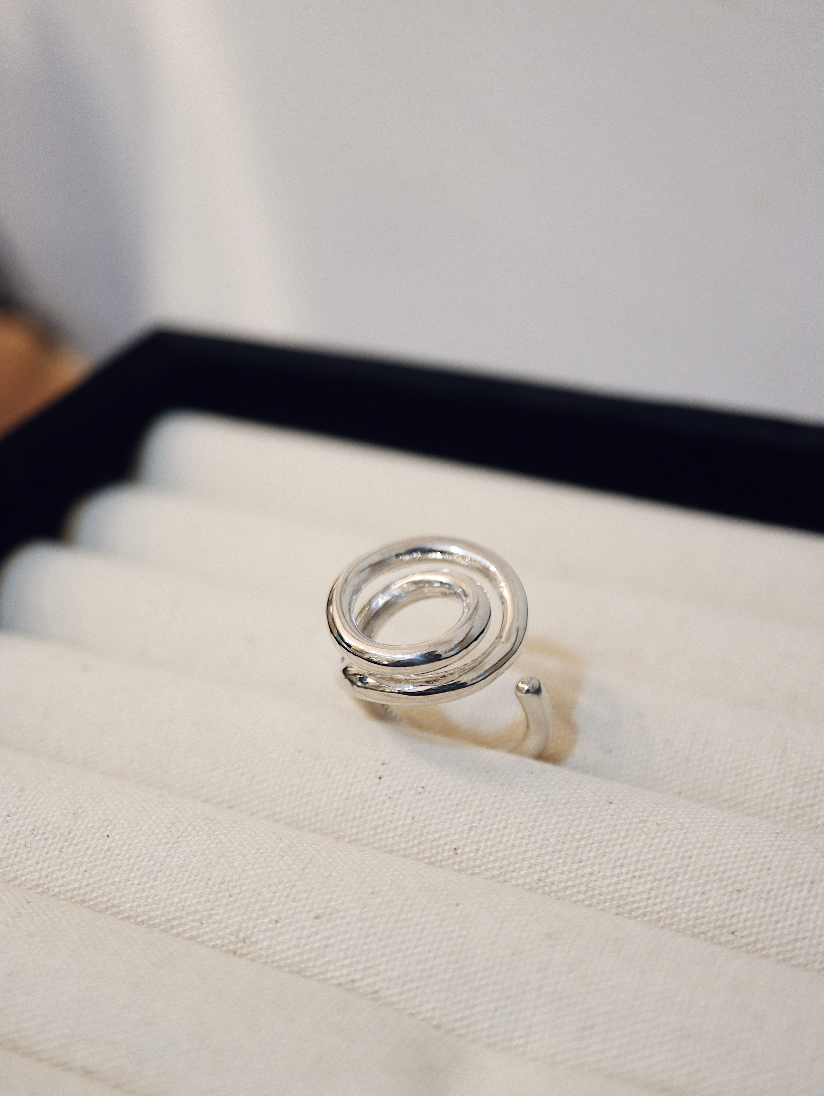 Round twisted 925 silver ring