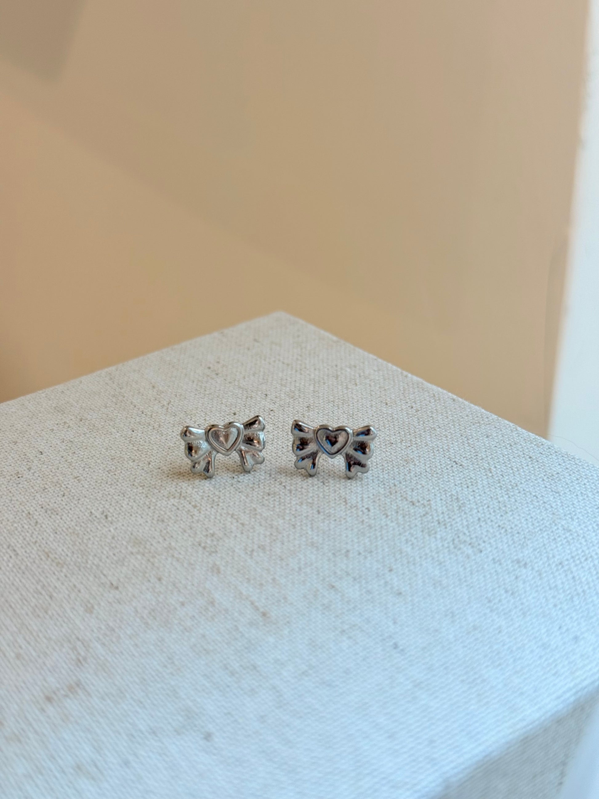 Ribbon heart stainless steel earrings