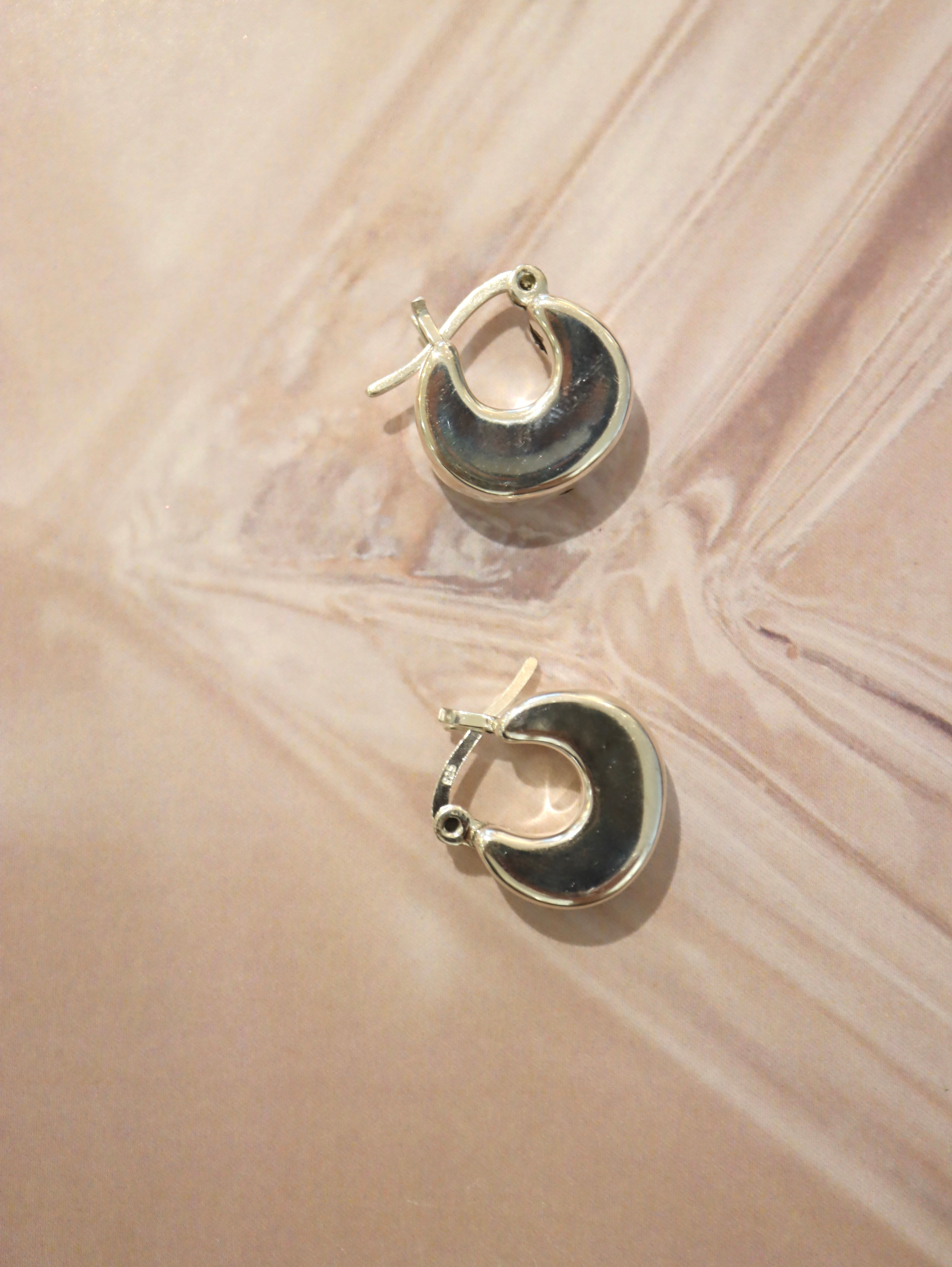 Polished 925 Silver hollow hoop earrings