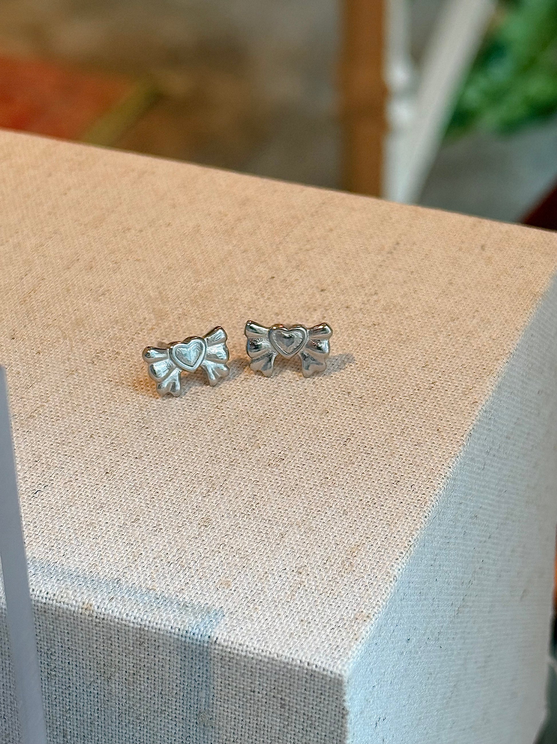 Ribbon heart stainless steel earrings