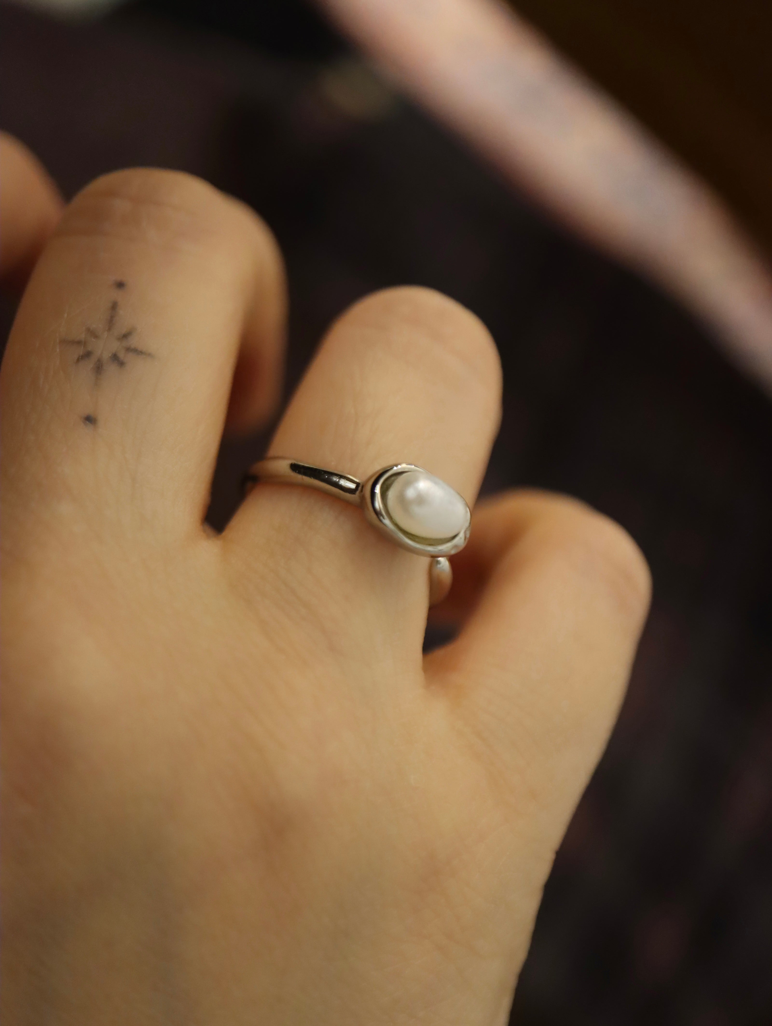 Oval faux pearl stainless steel ring