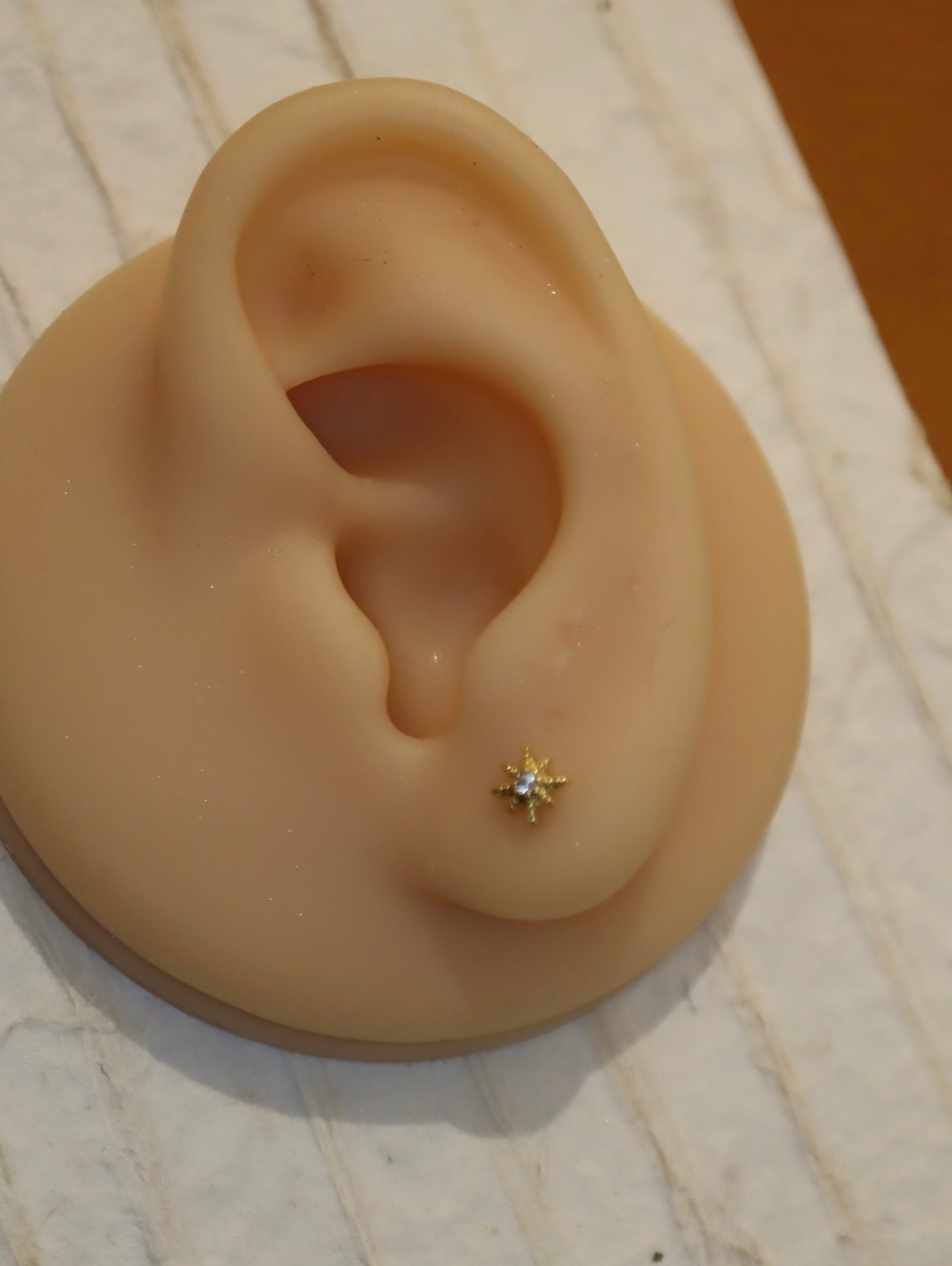 Astra stud surgical steel piercing (1pc)