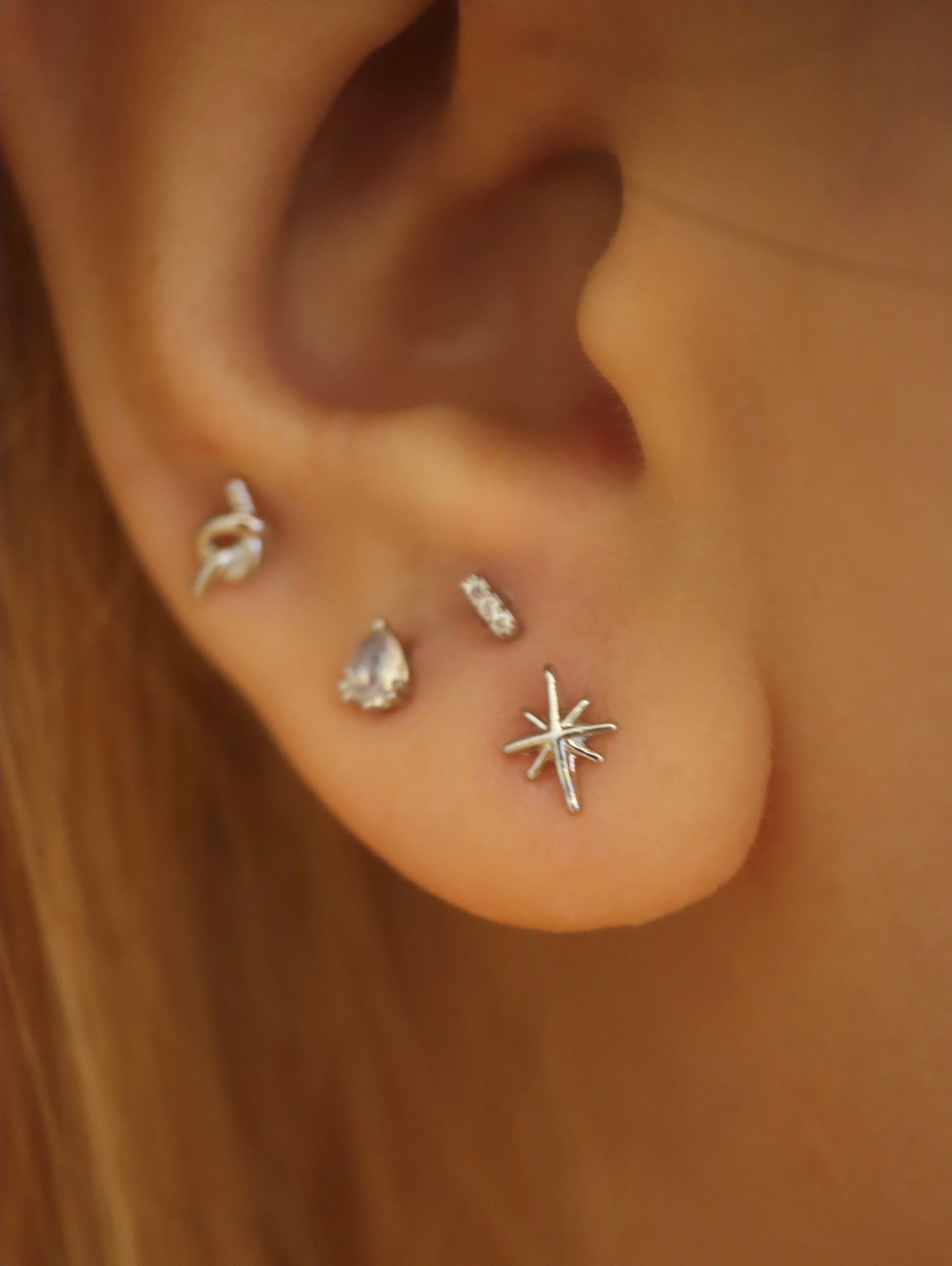 Mini cz line surgical steel piercing stud