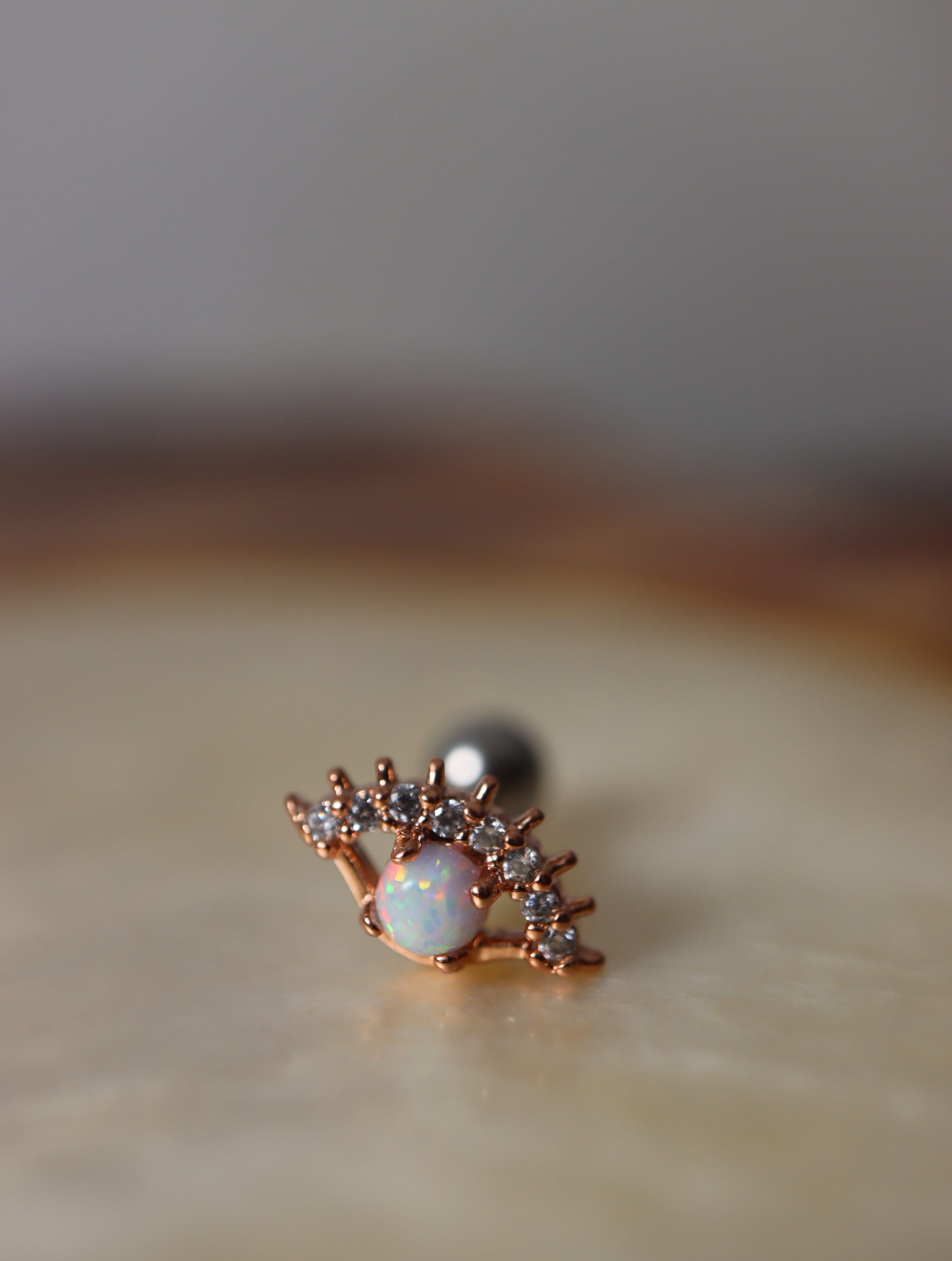 Eye opal screw ball back earring
