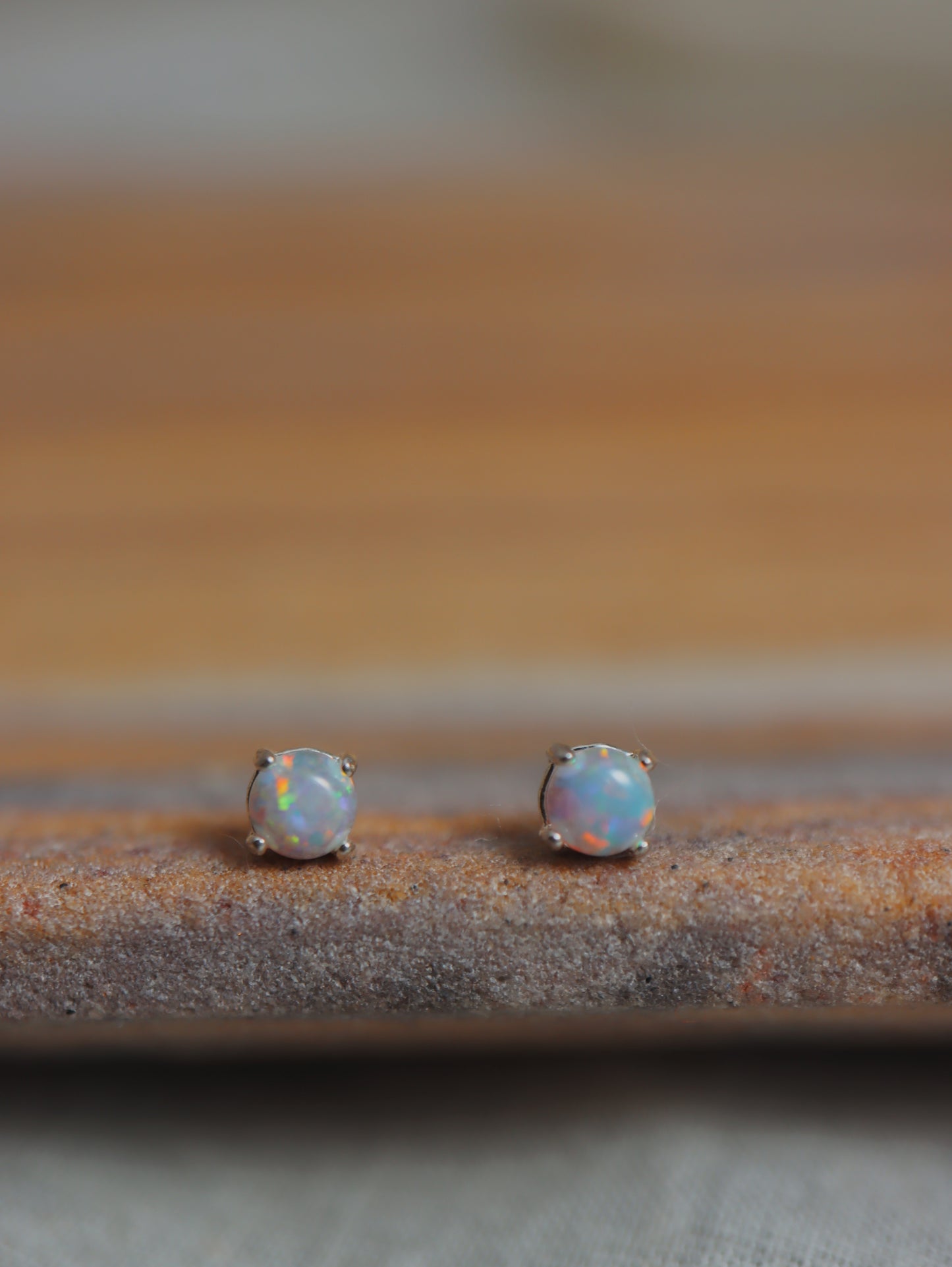 Synthetic opal s925 mini stud earrings