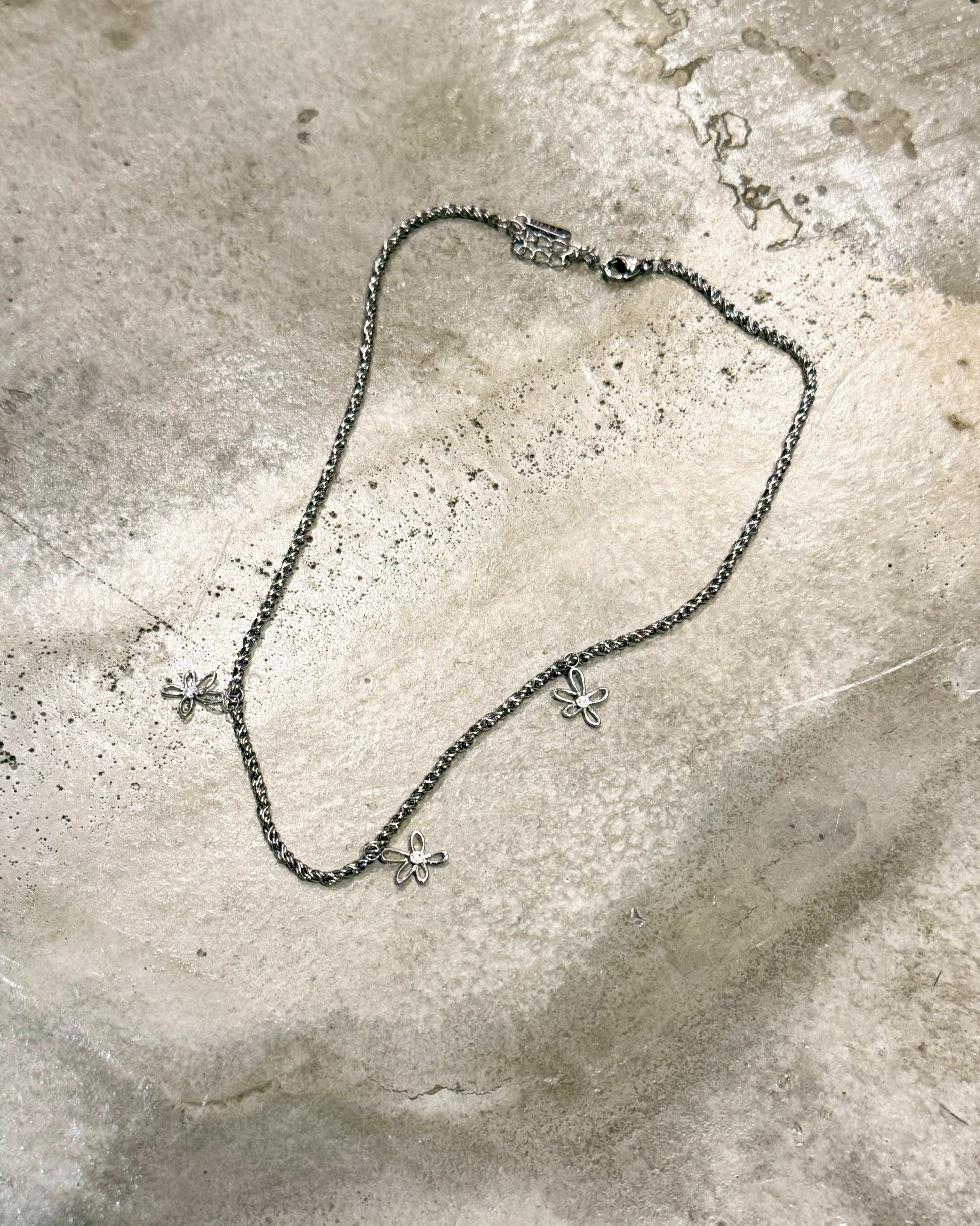 3 petals stainless steel choker necklace