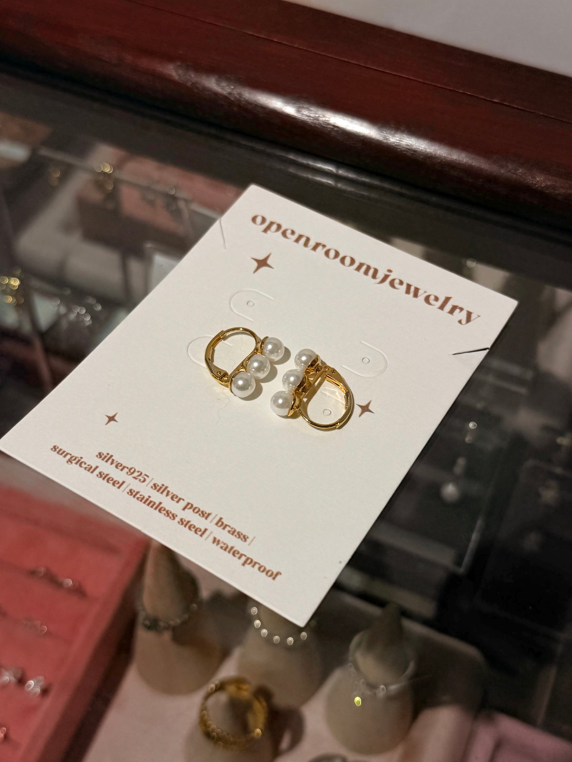 Triple faux pearl earrings