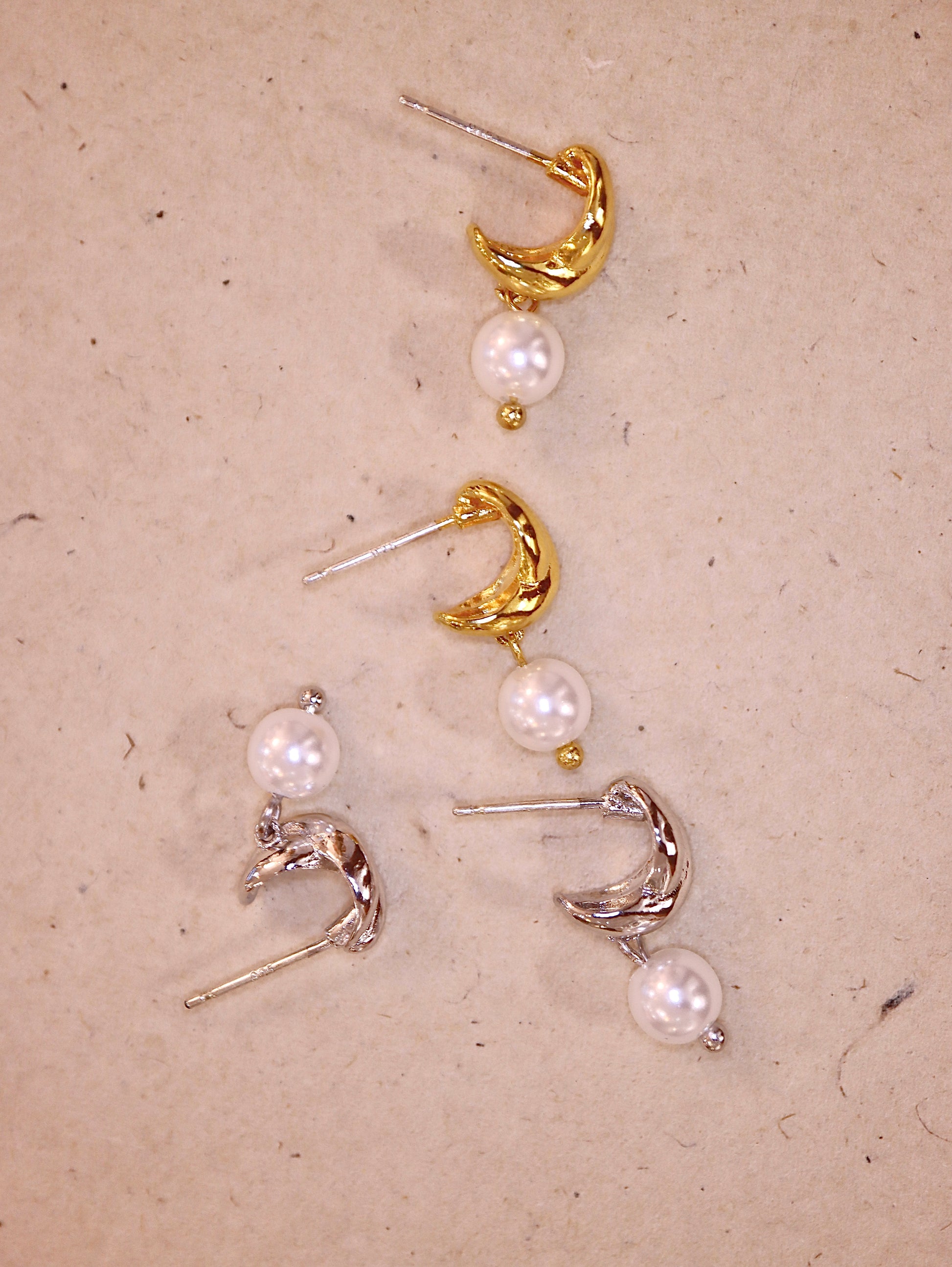 Drop pearl earrings