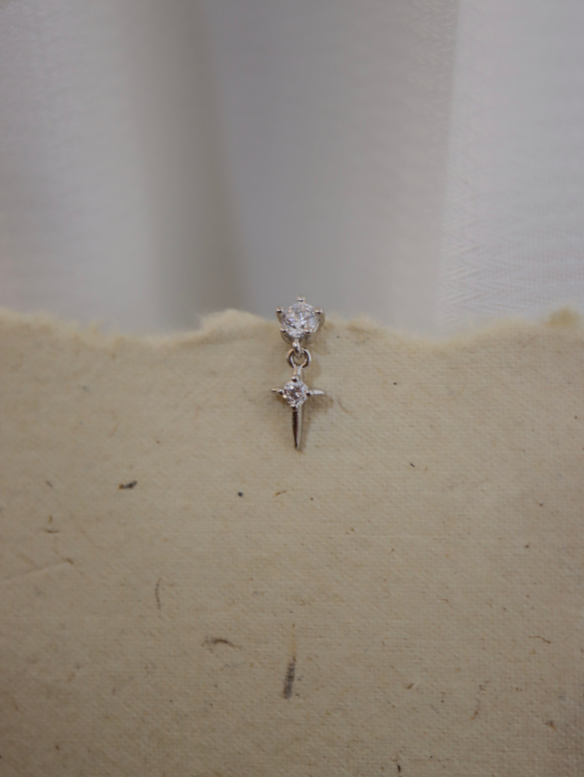 Drop cross 925 silver flat back piercing