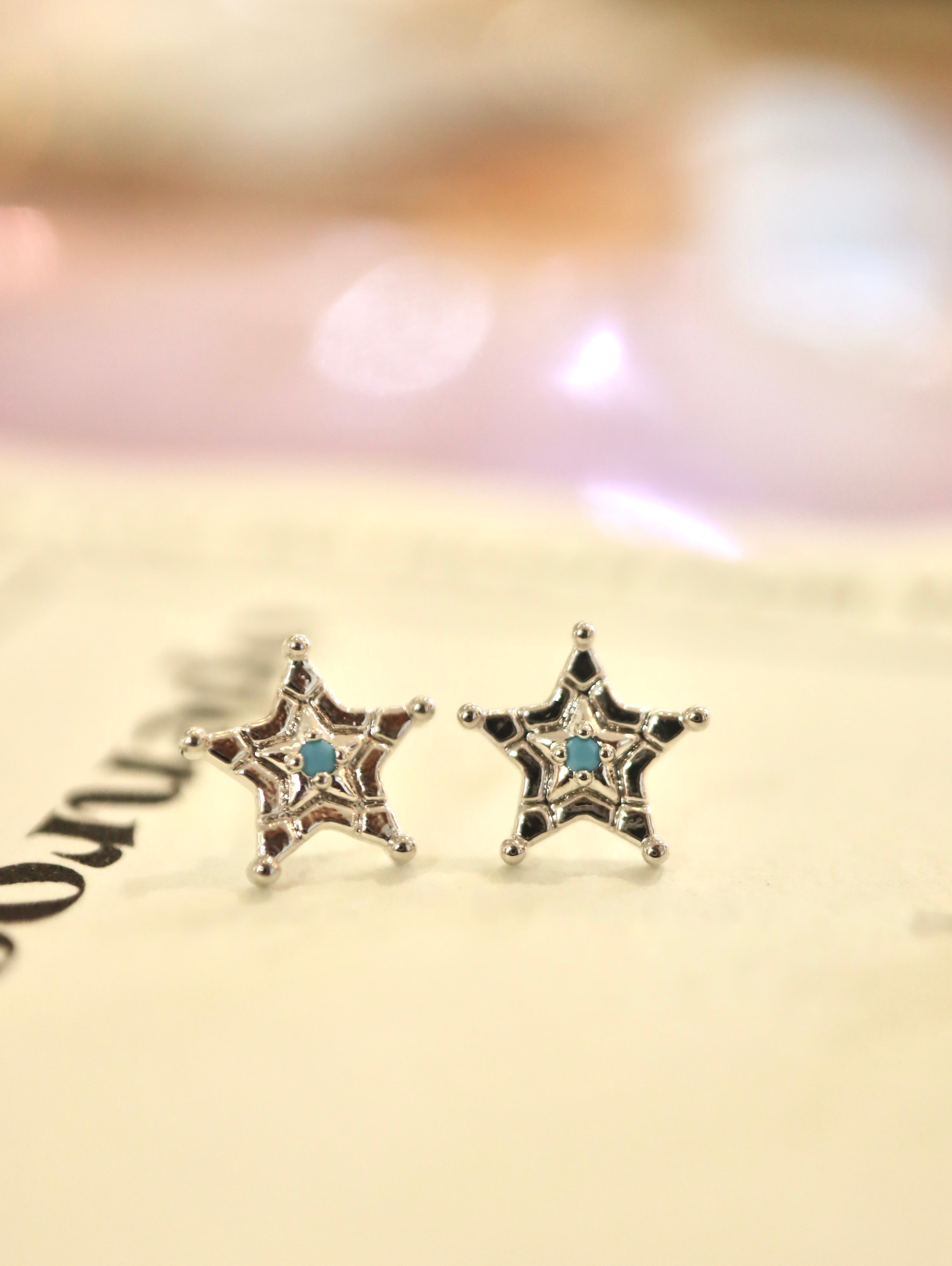 Star stud brass earrings