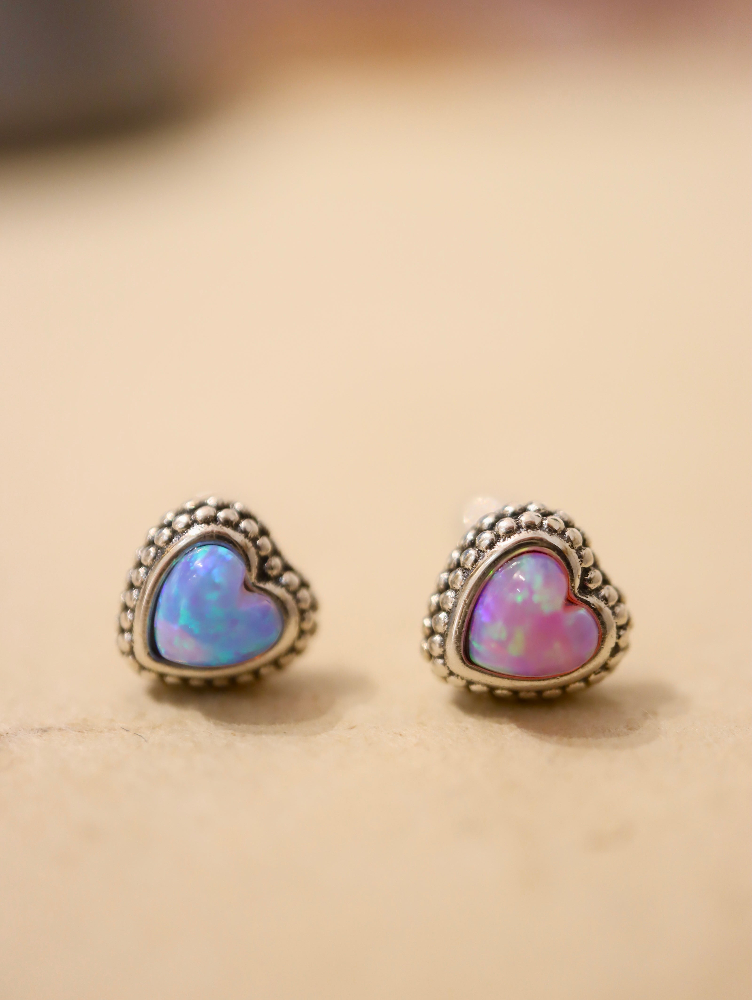 Heart Opal 925 silver stud earring (1pc)