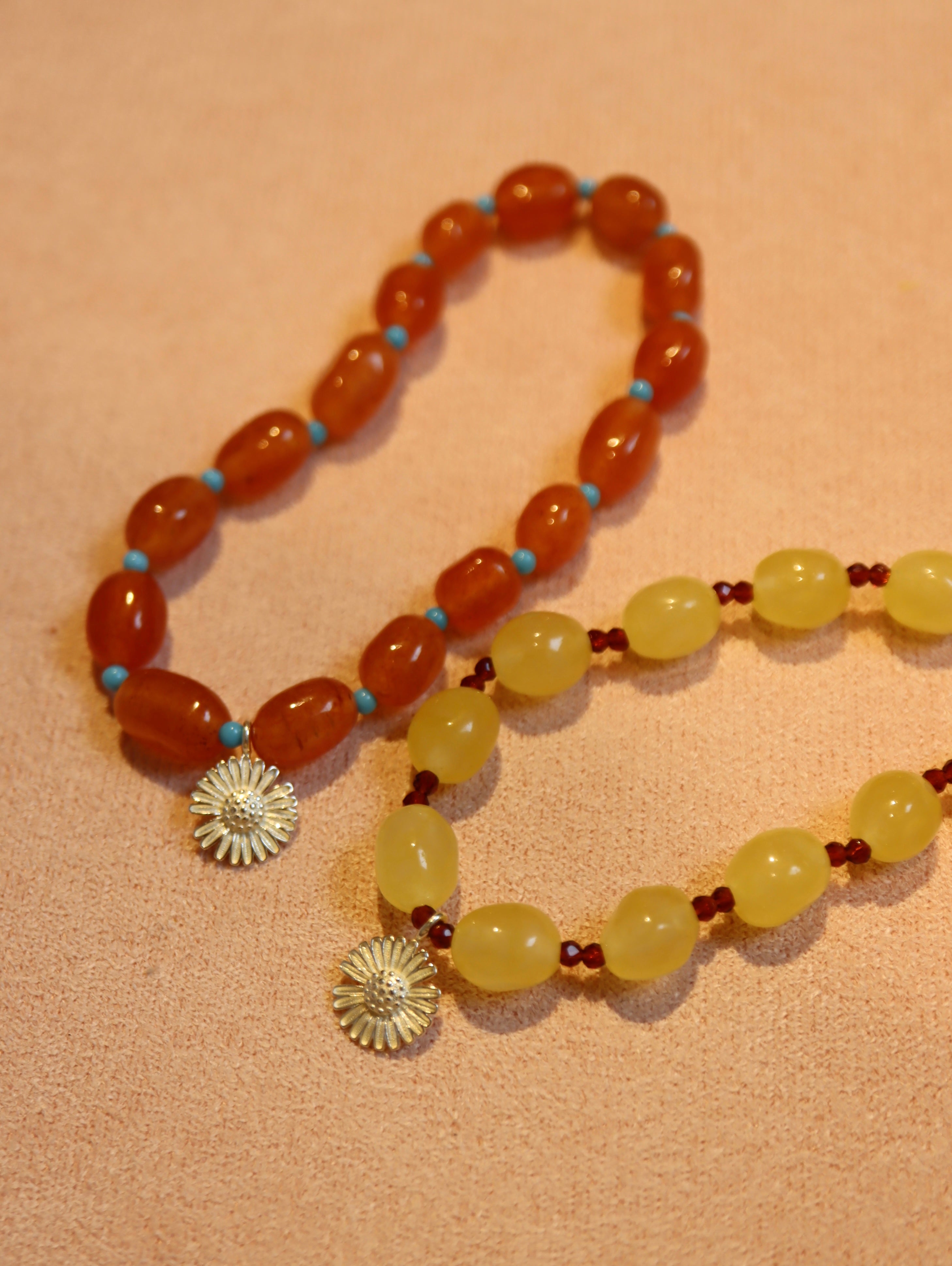 Dyed jade & Daisy silver925 beaded bracelet