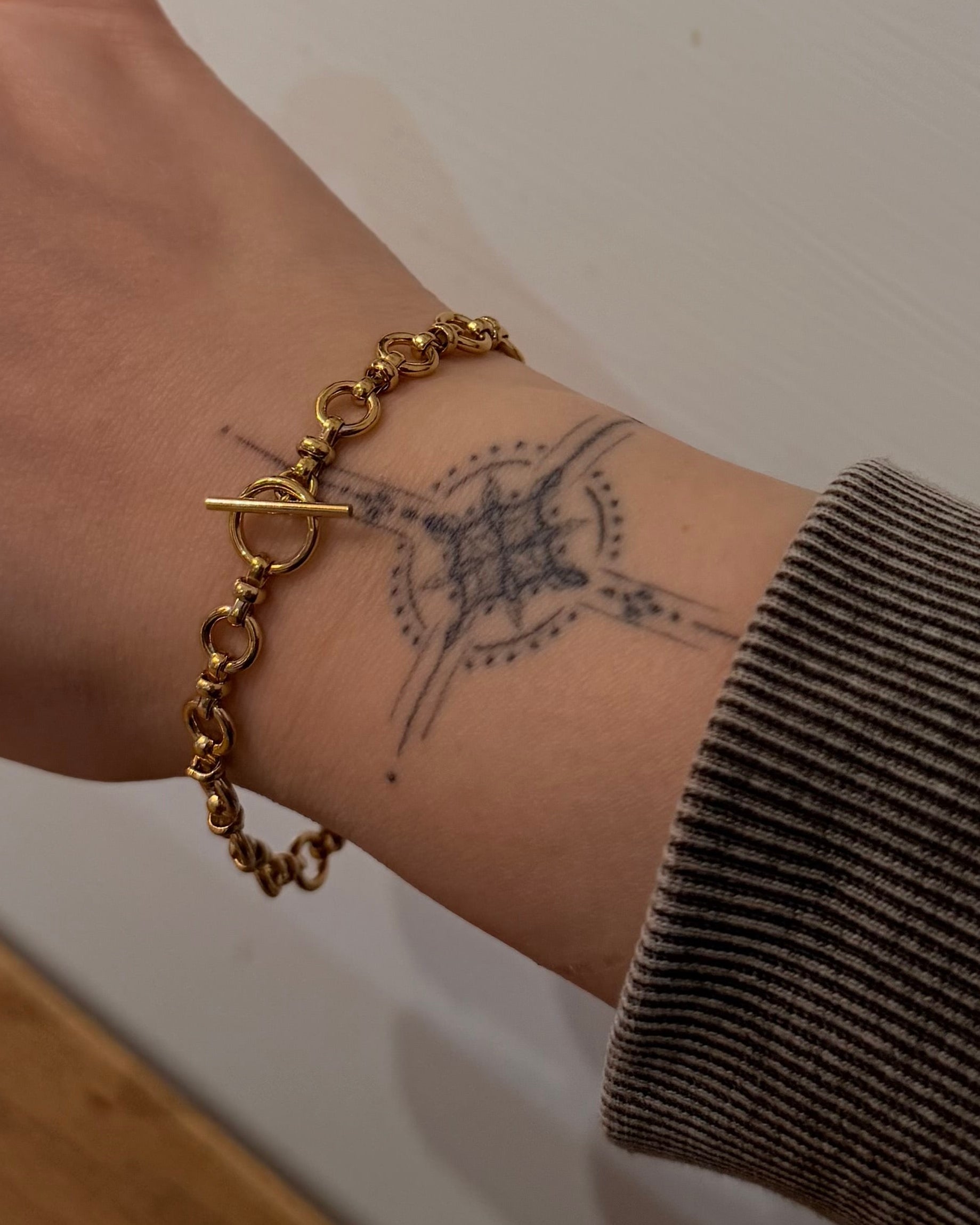 Interlock stainless steel bracelet