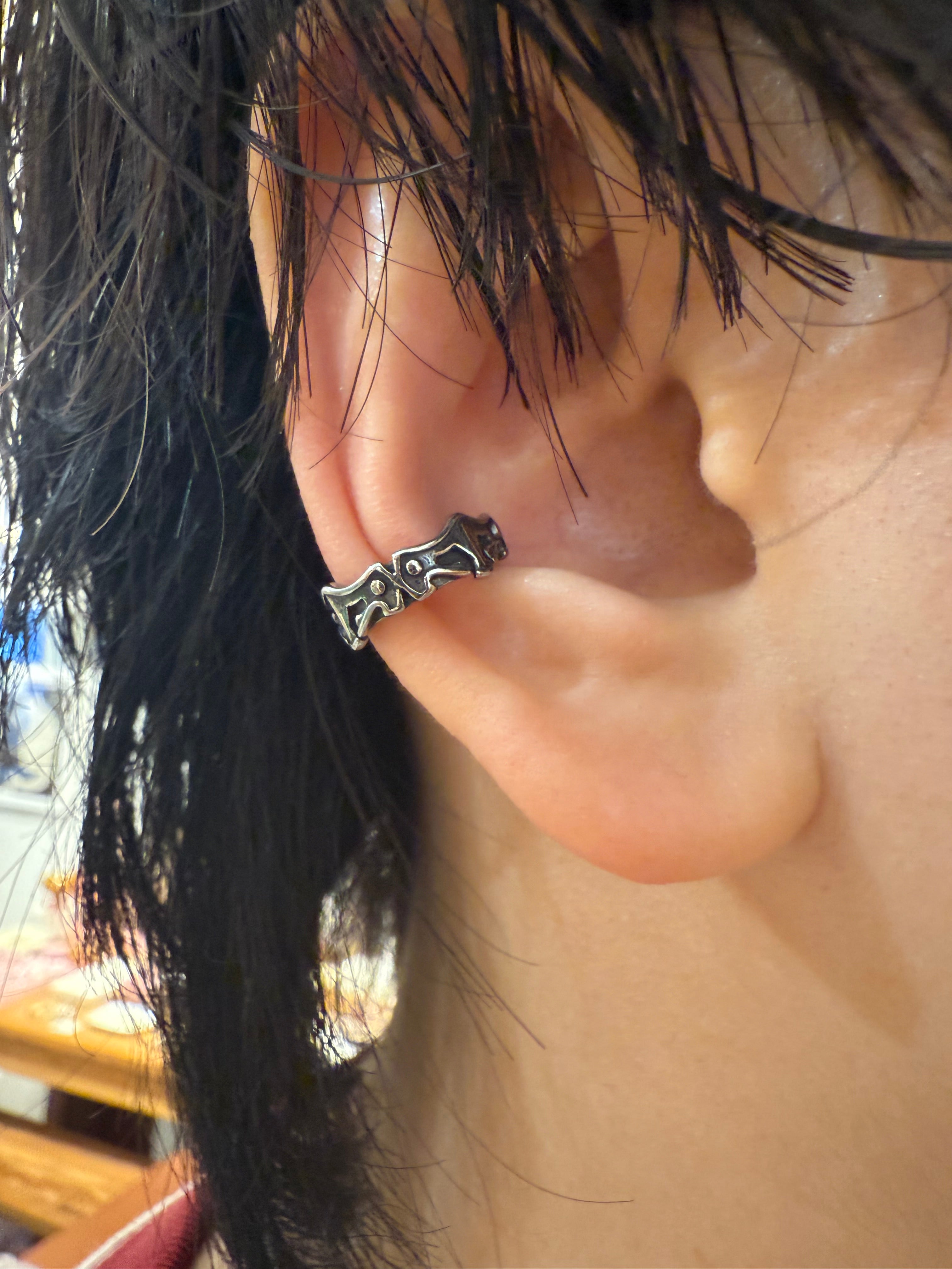 Unisex surgical steel Earcuff