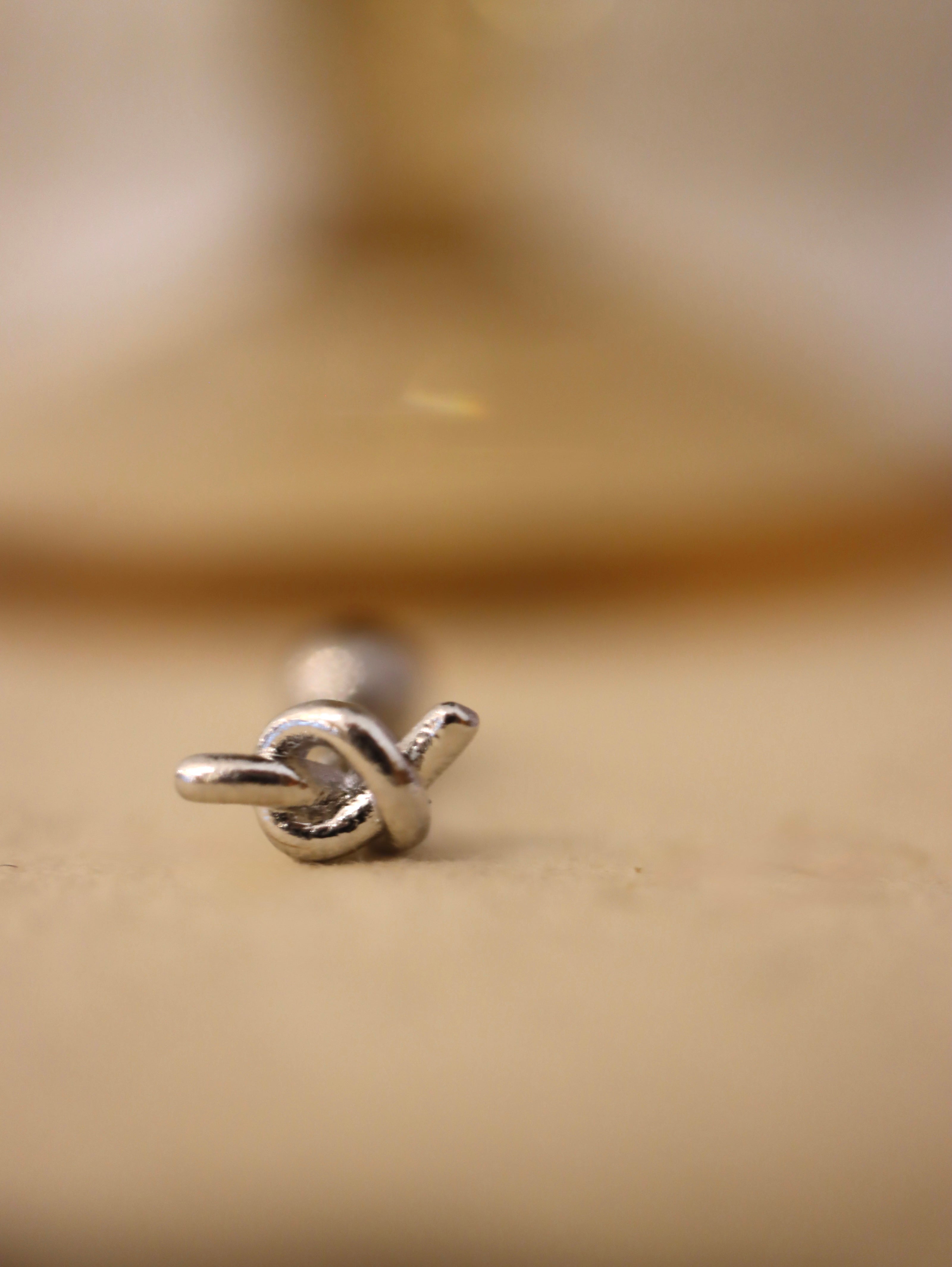 Knot surgical steel piercing stud (1pc)