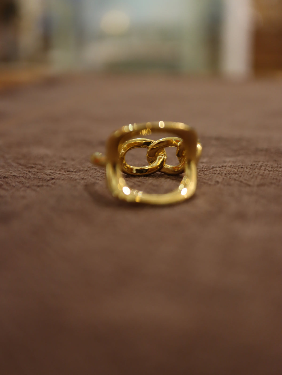 Chain brass ring
