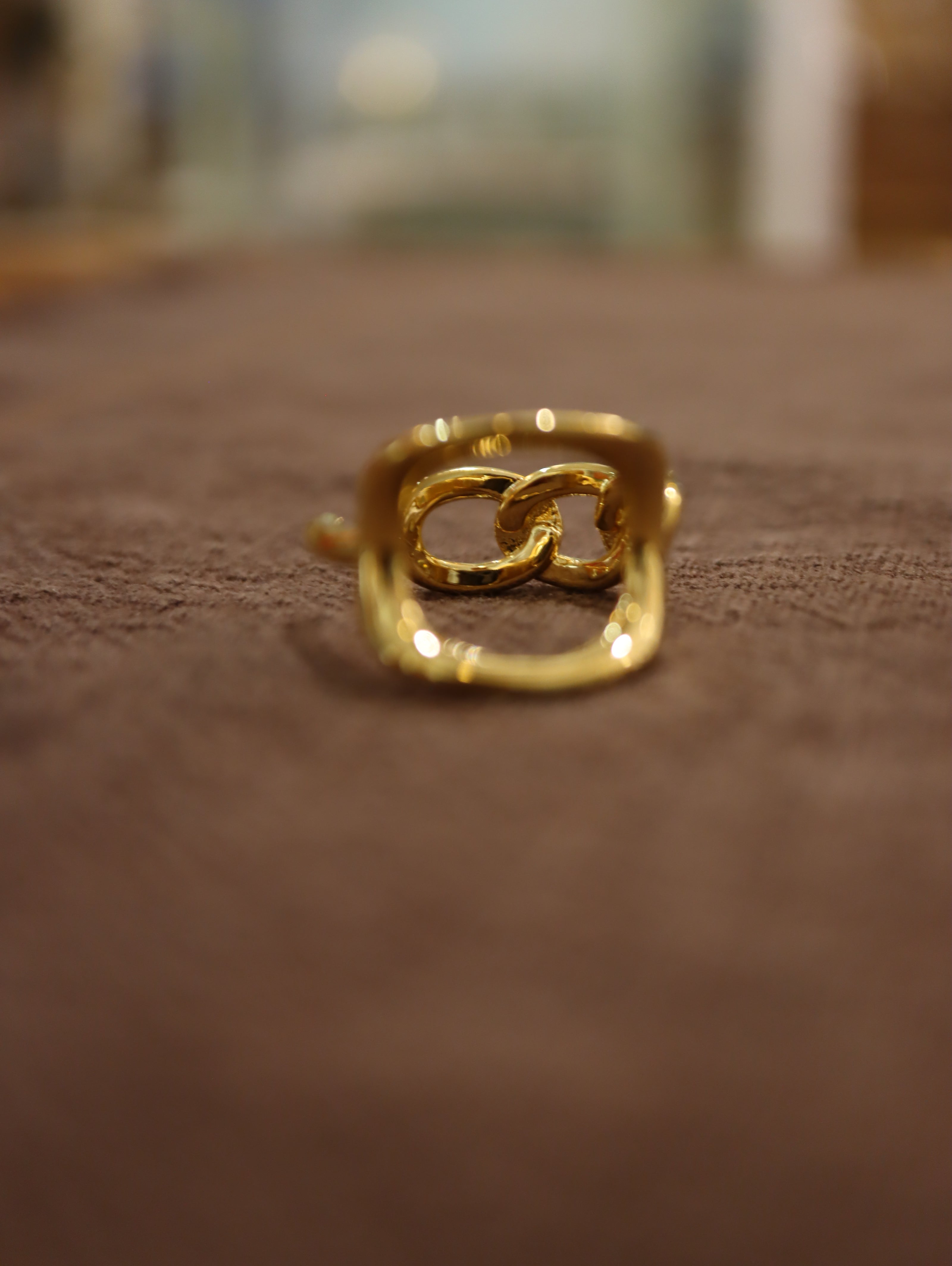Chain brass ring