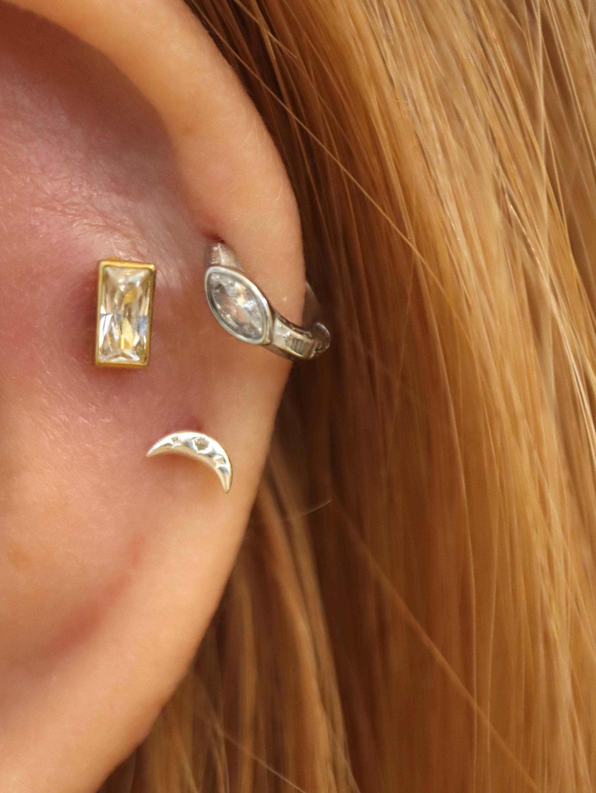 Marquise mini hinged hoop earring (1pc)