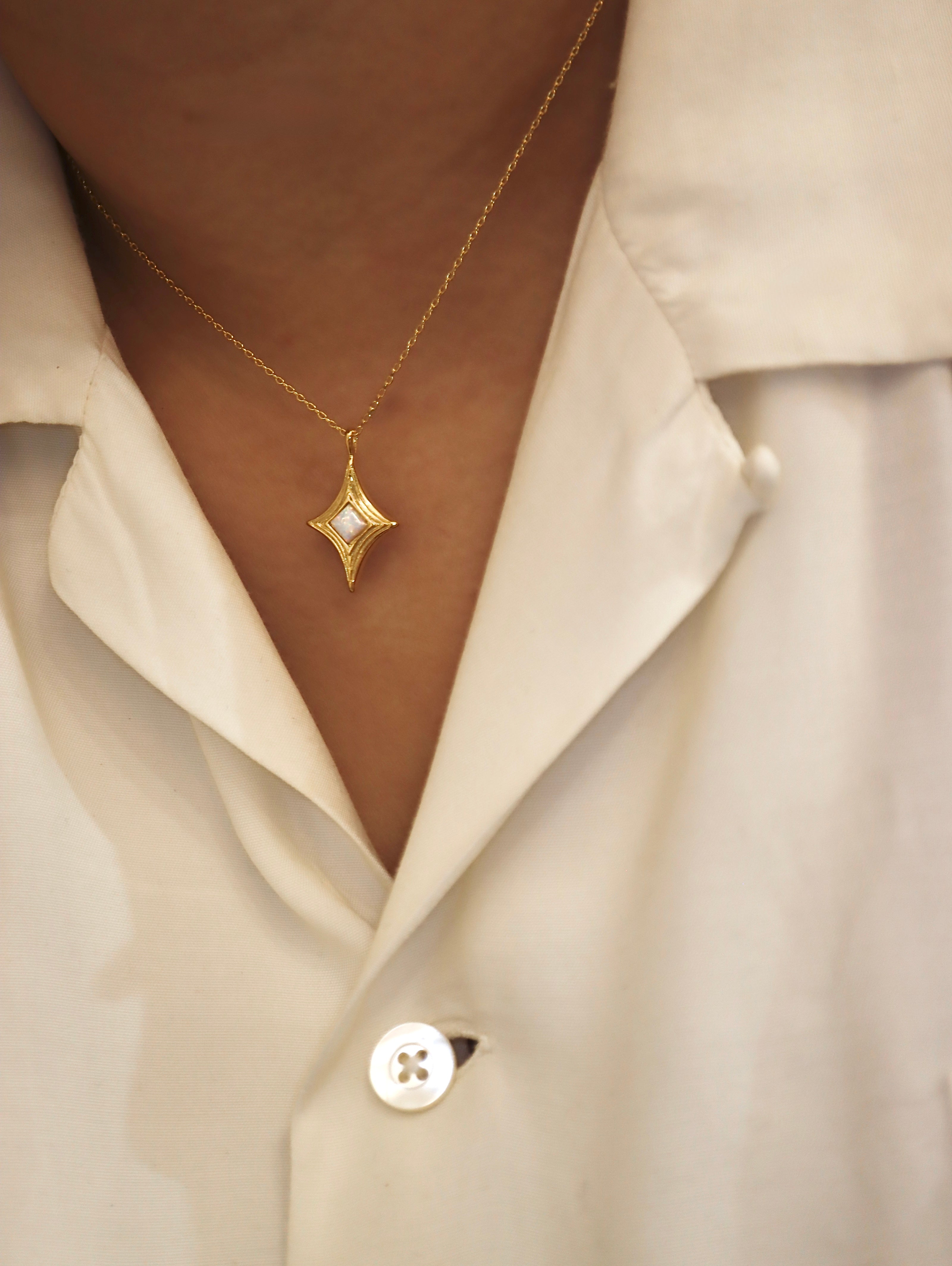 Rhombus Starlet brass necklace