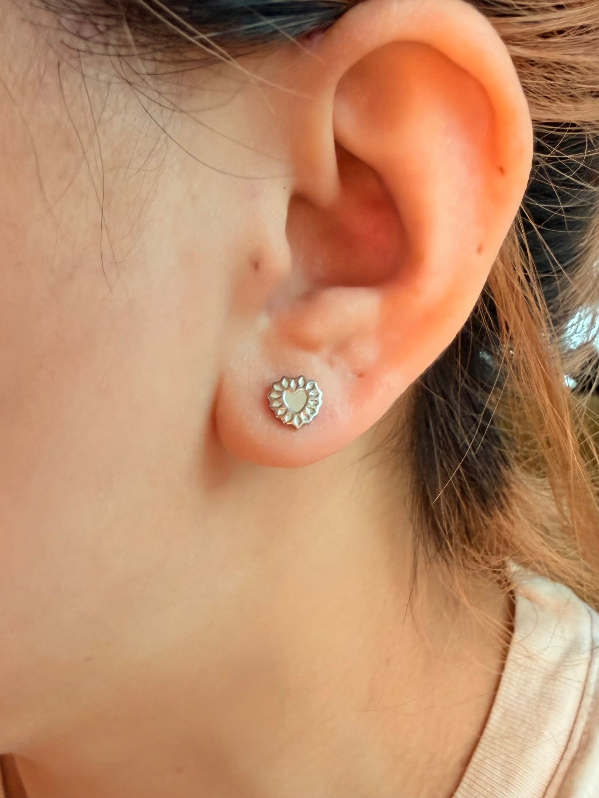 Stainless steel heart flat back earring