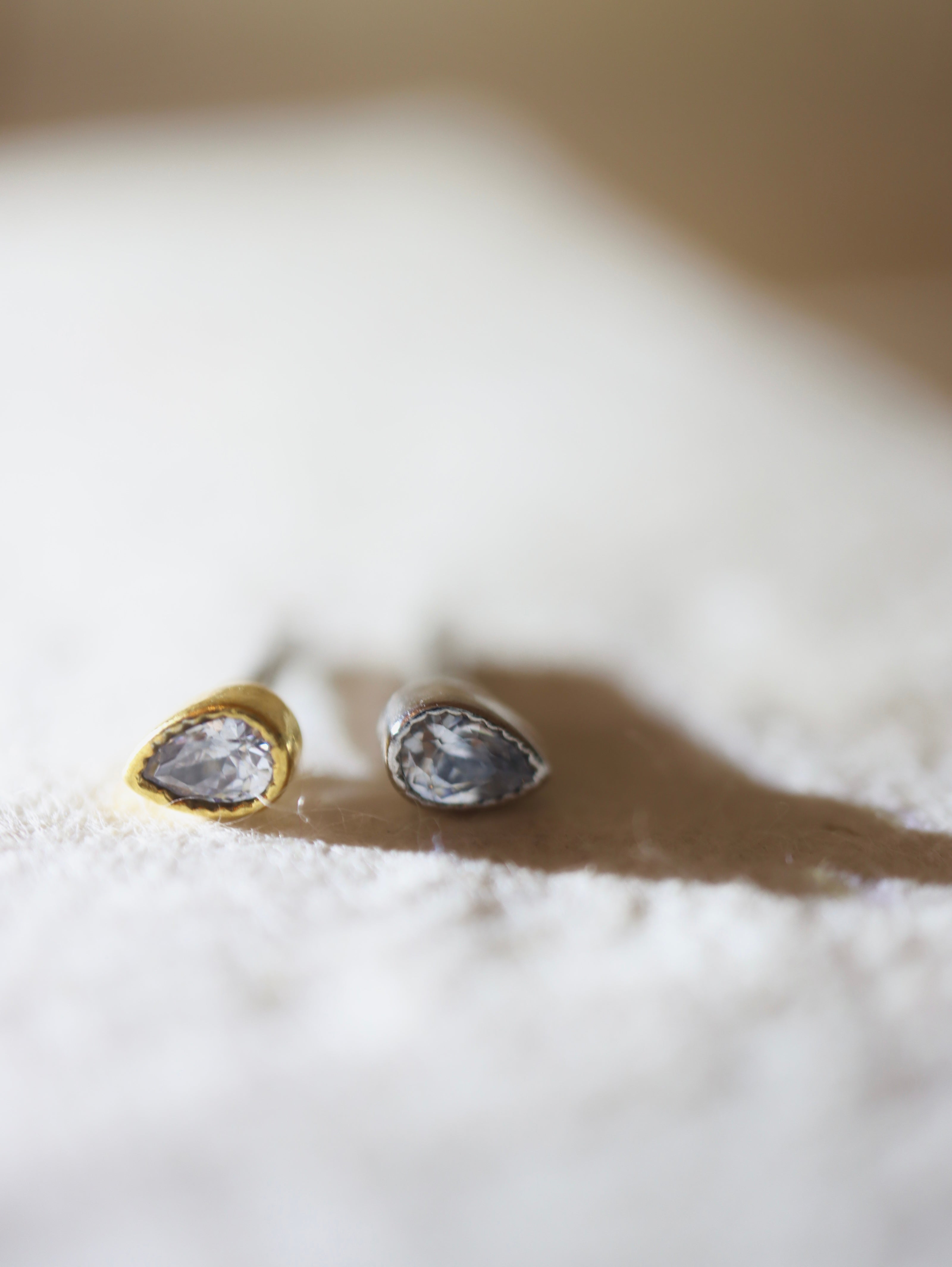 Petite Teardrop Crystal Stud Surgical Steel Piercing (1pc)