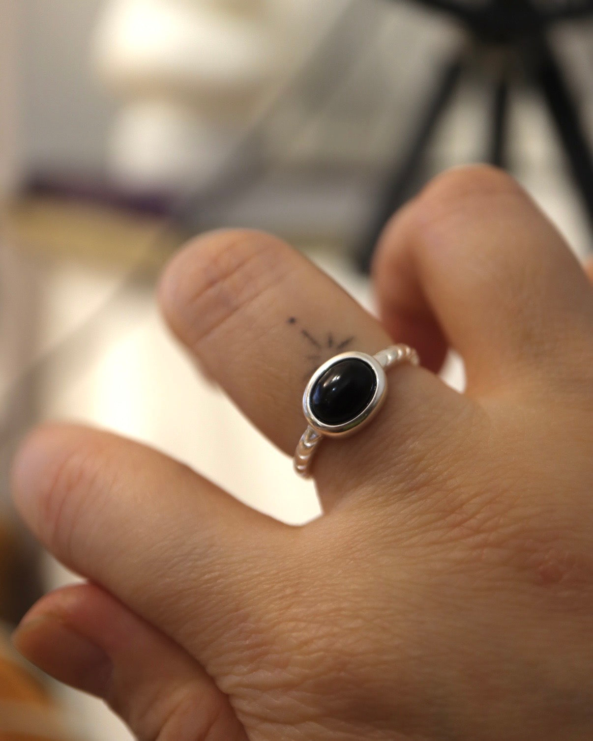 Oval shape onyx open size 925 silver ring