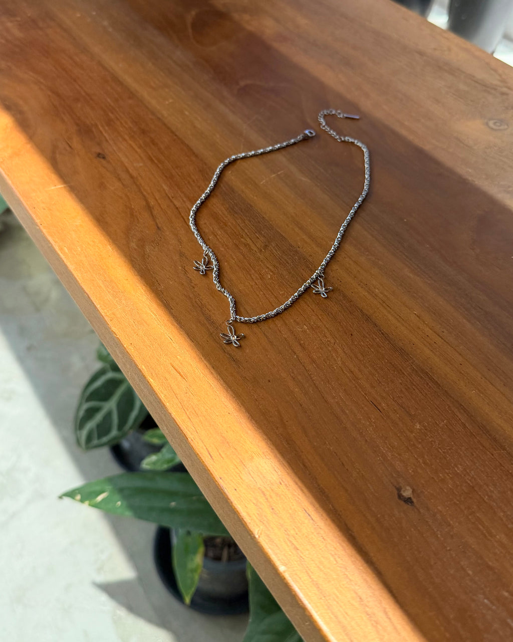 3 petals stainless steel choker necklace