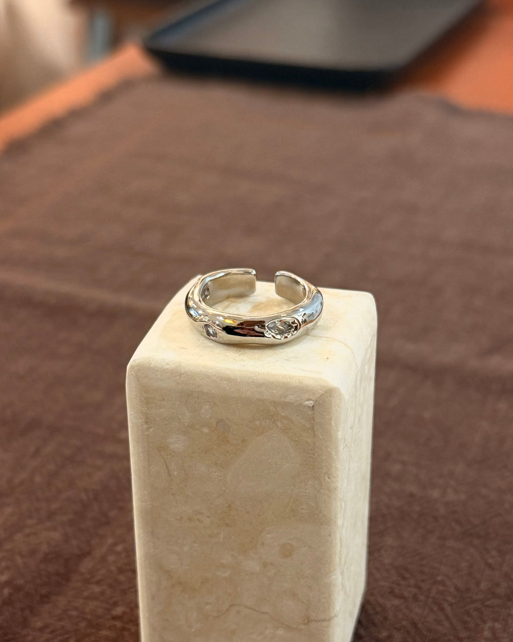 Crack Cubic Bold Open Ring