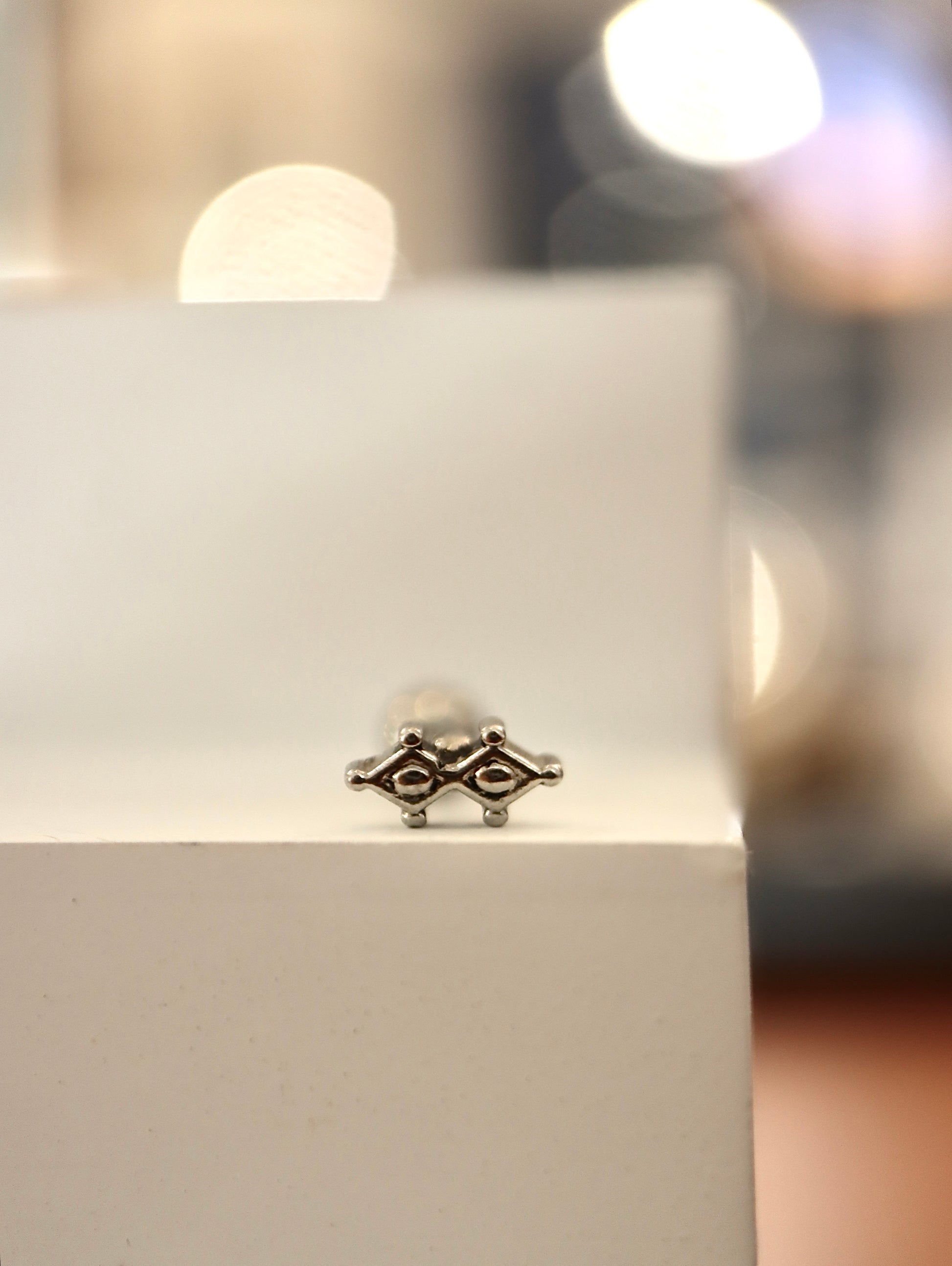 Double lozenge surgical steel piercing earring (1pc)