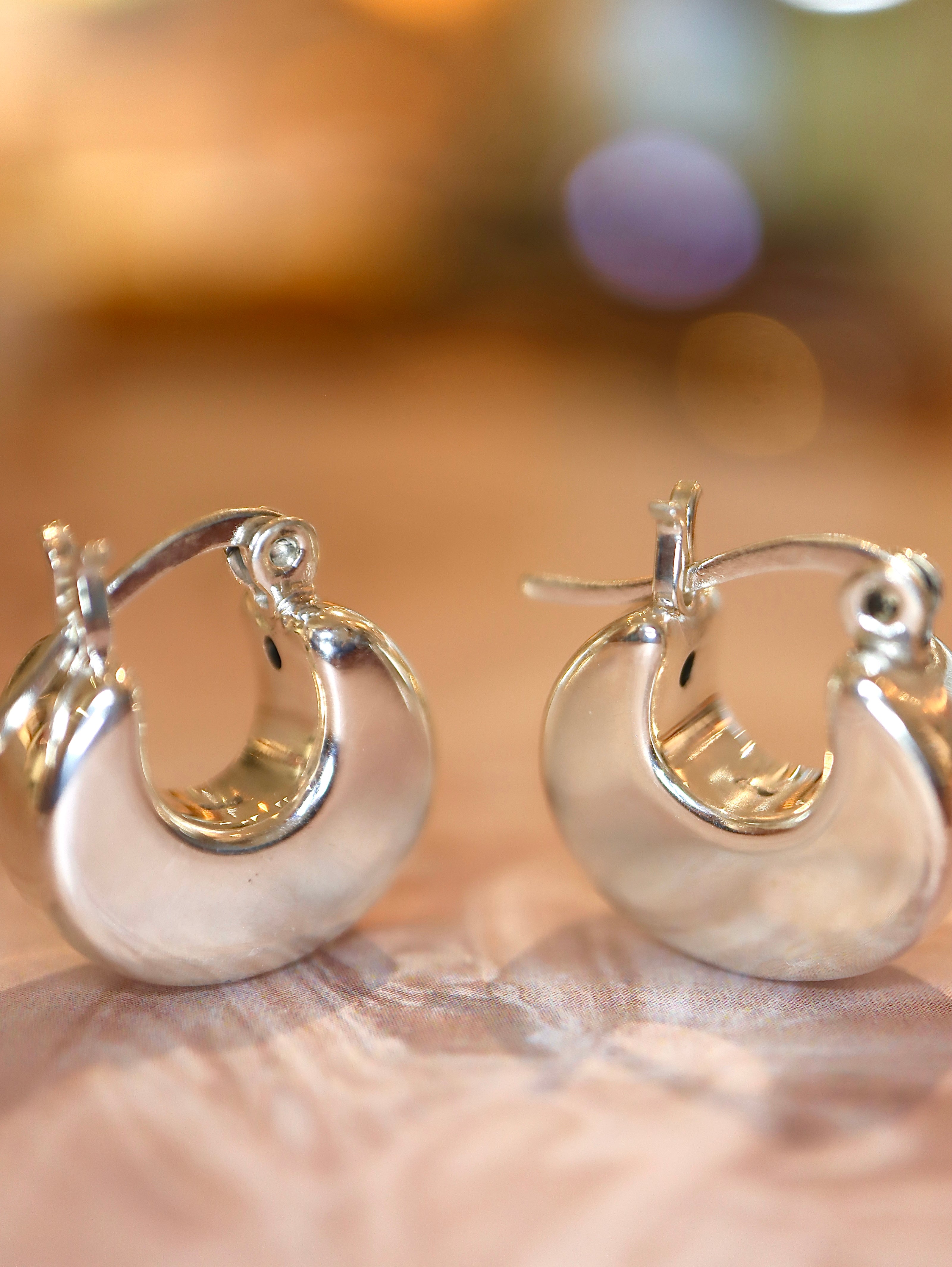 Polished 925 Silver hollow hoop earrings