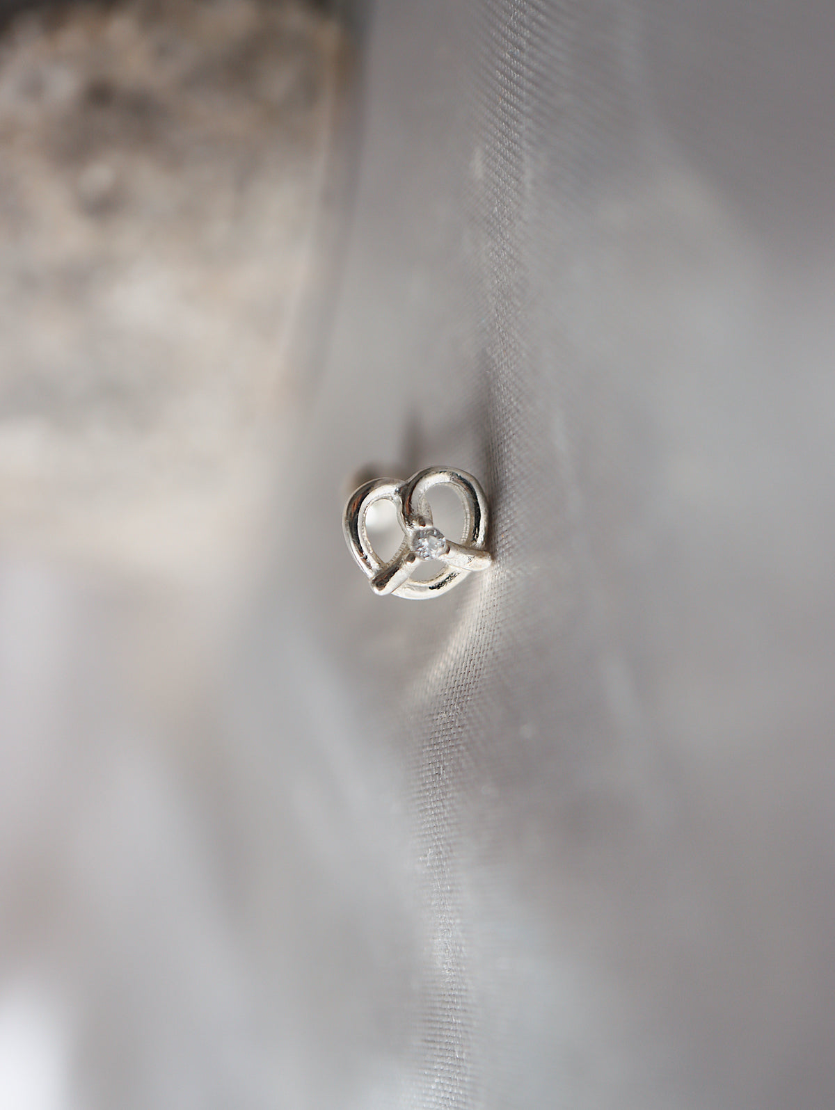 S925 Pretzel cz screw back piercing earring