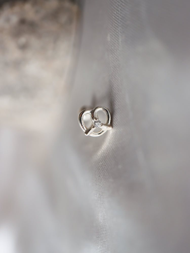 S925 Pretzel cz screw back piercing earring