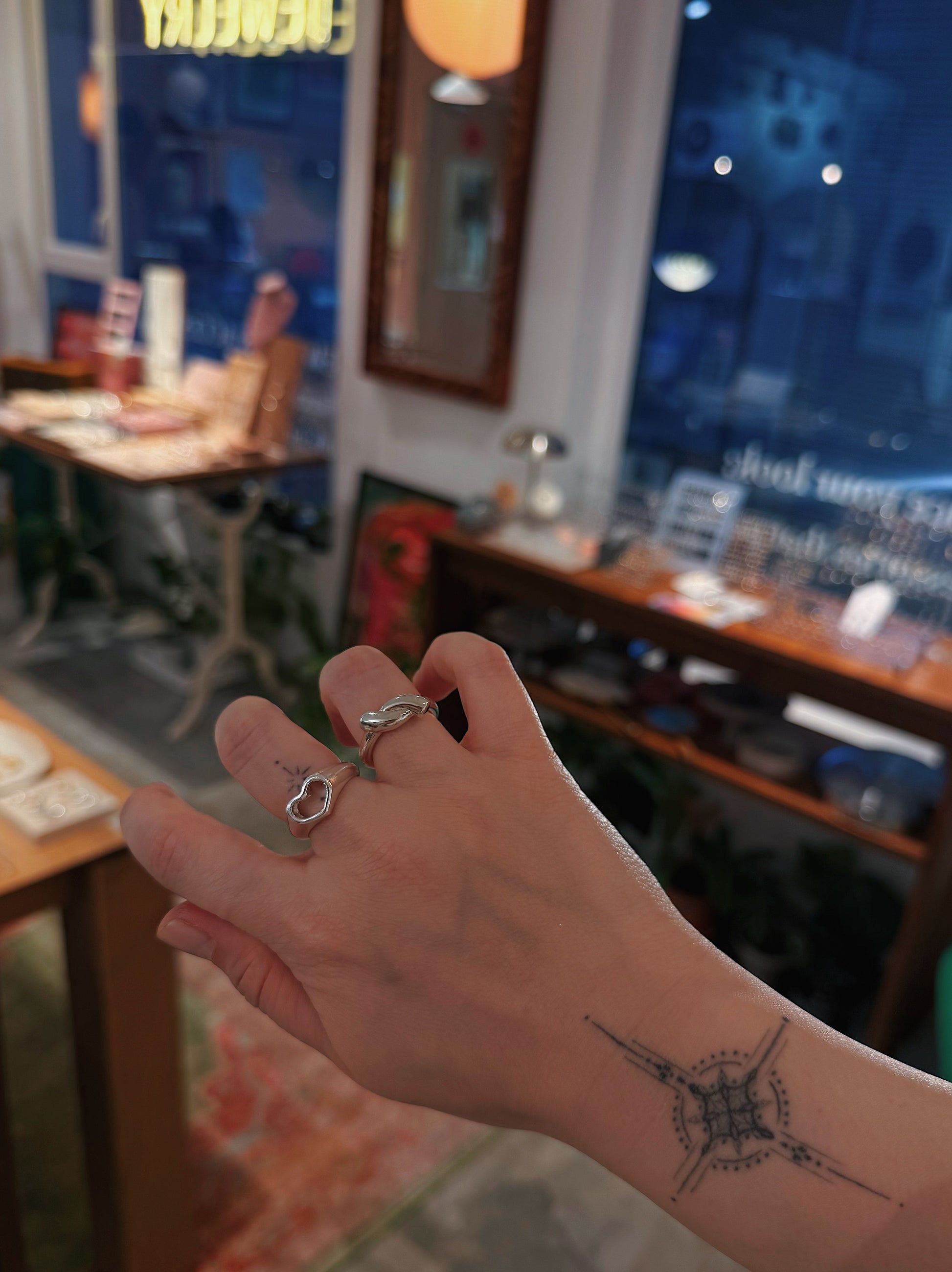 Silver925 hallow heart ring (free size)