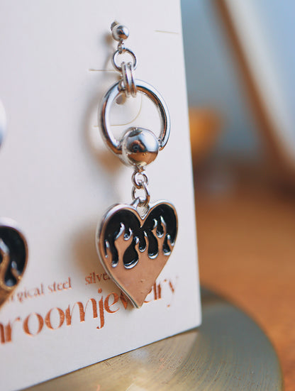 Drop black heart on fire brass earrings