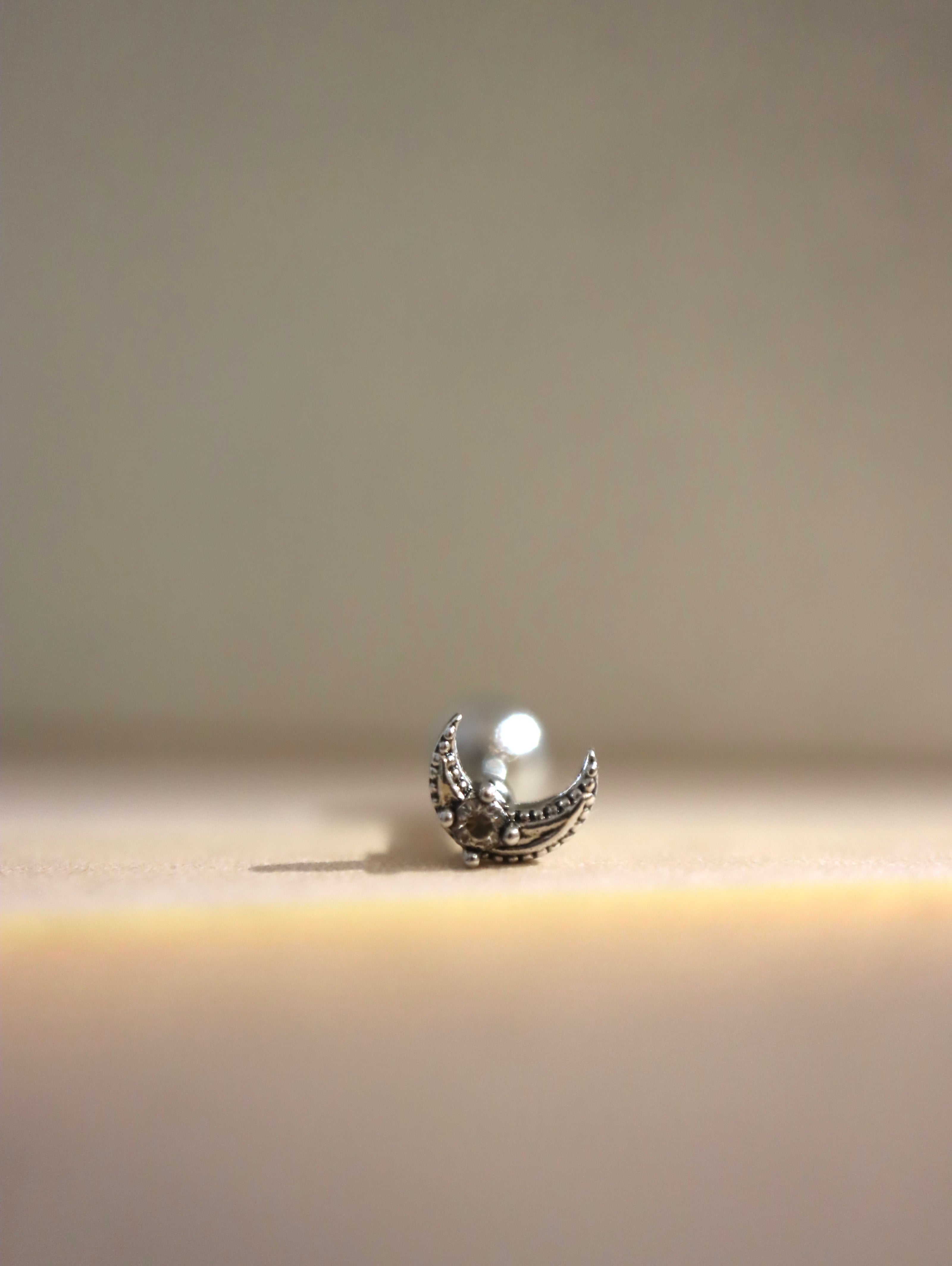Crescent stud unisex surgical steel piercing (1pc)