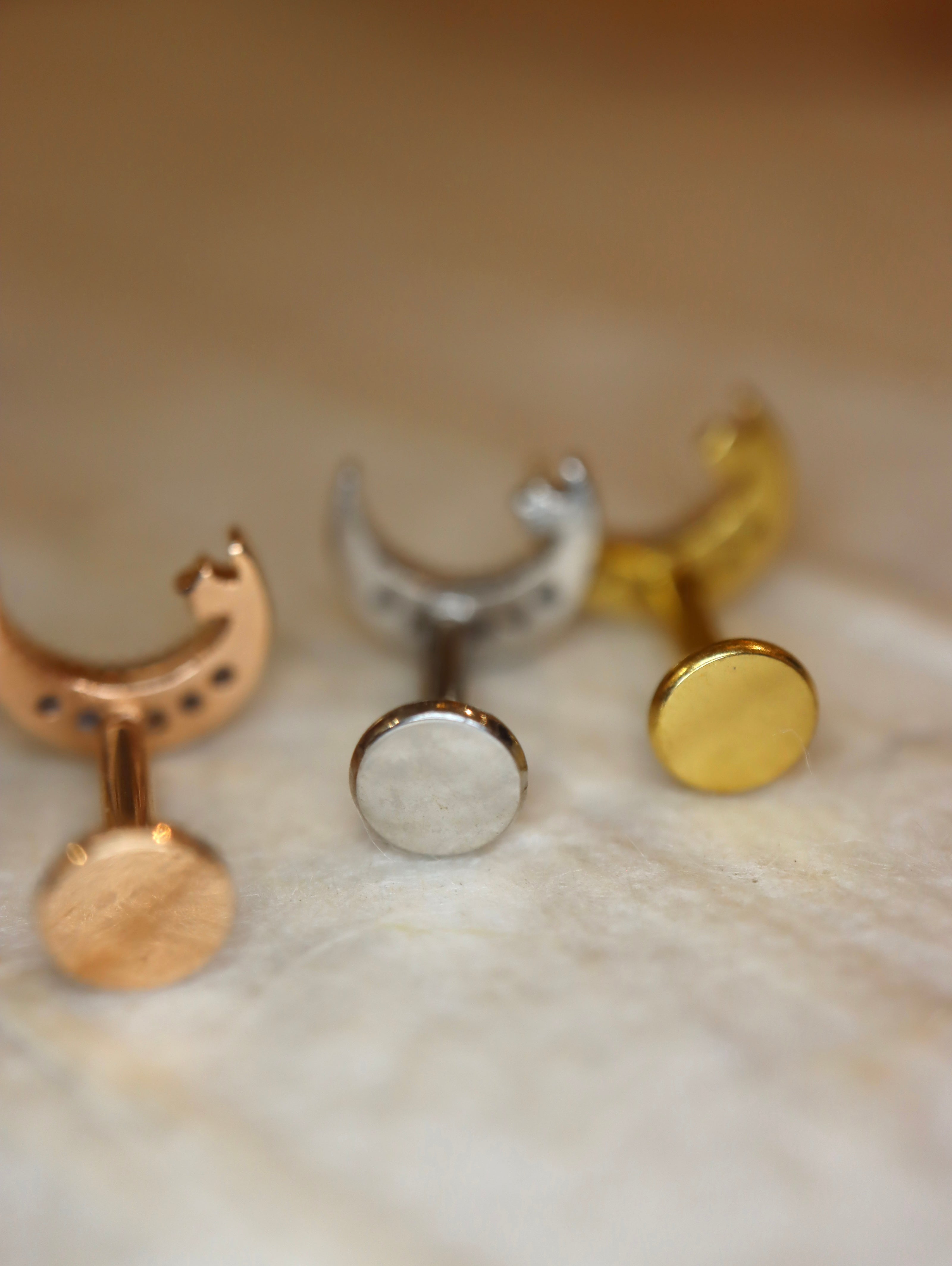 Crescent star stainless steel threadless labret piercing (1pc)