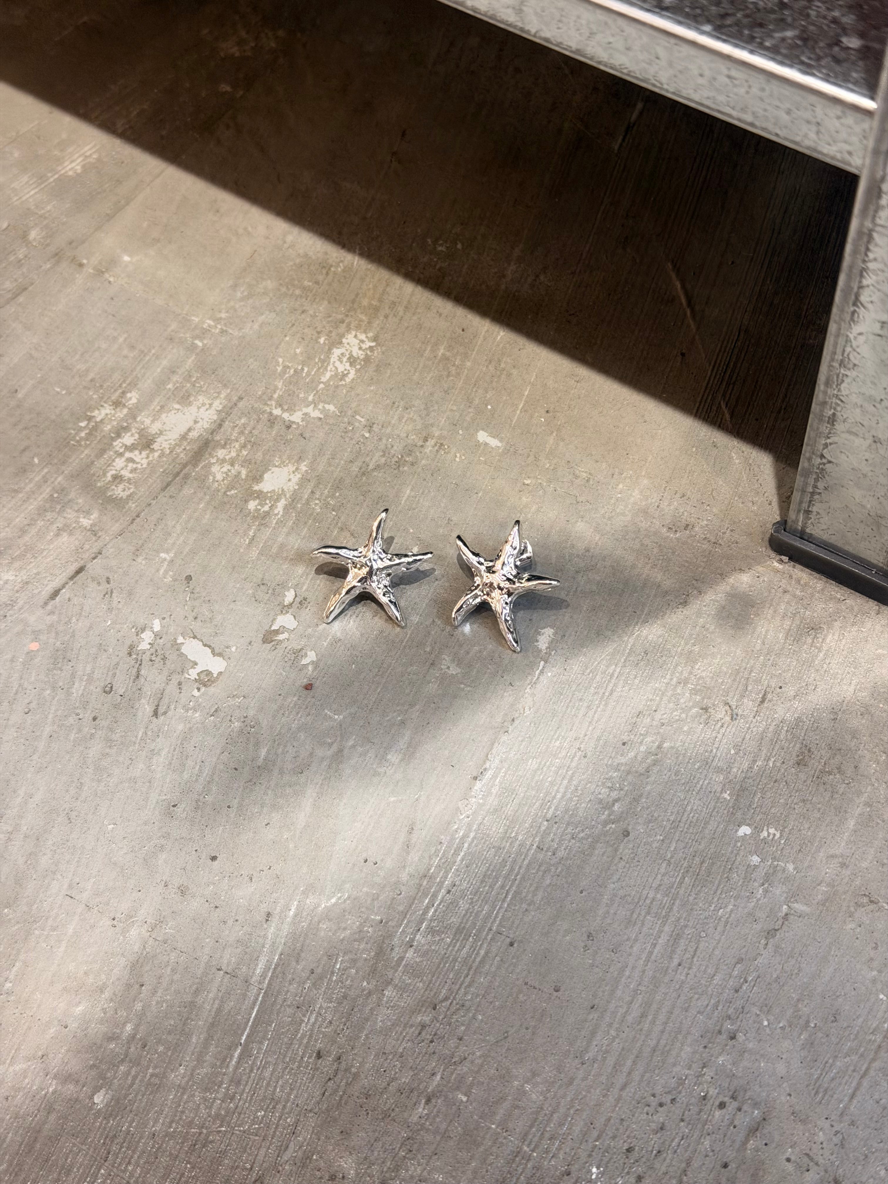 Starfish brass earrings