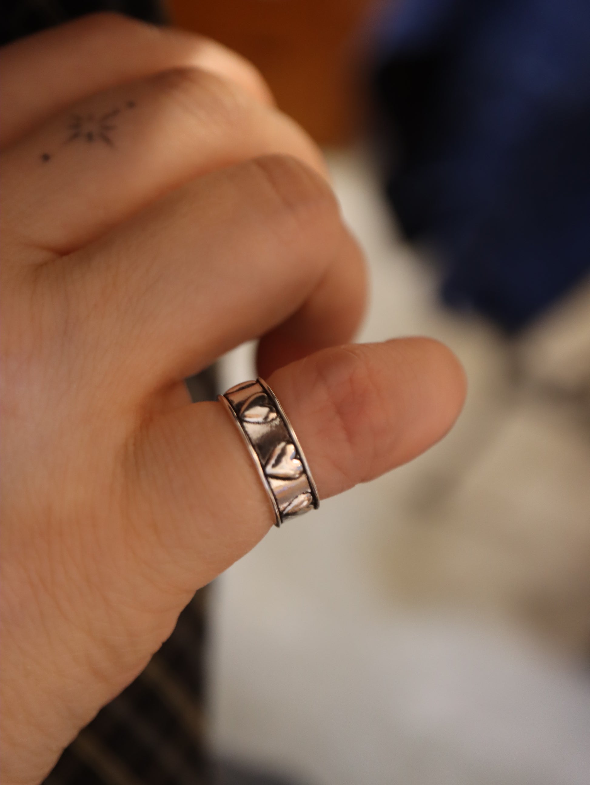 Embossed heart 925 silver pinky / midi ring