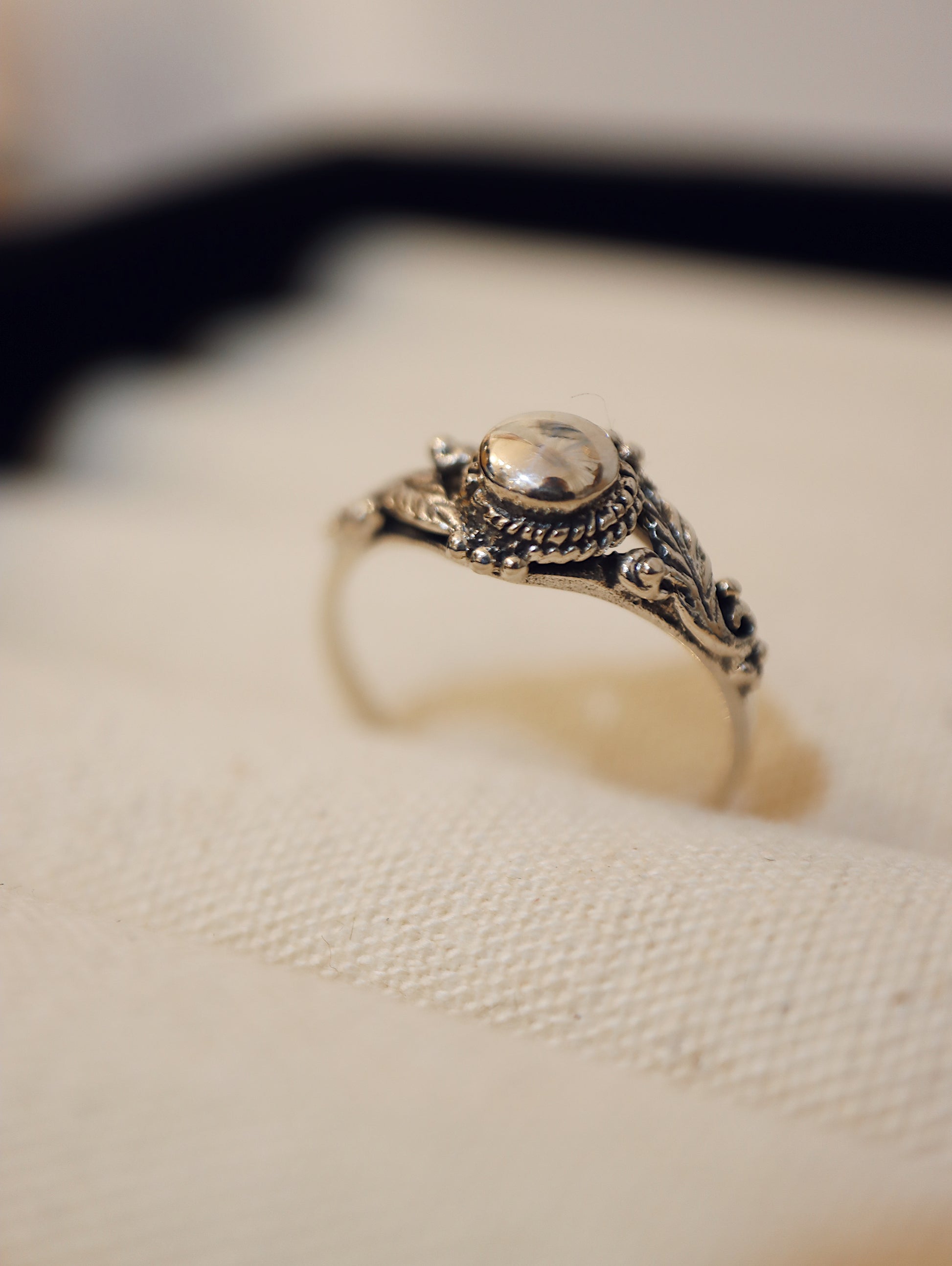 Bead & leaf 925 silver ring