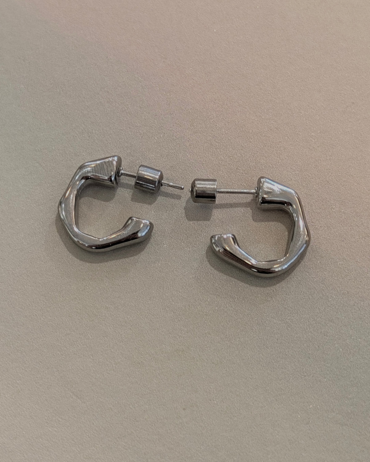 Stainless Steel Onda C-Hoops earrings