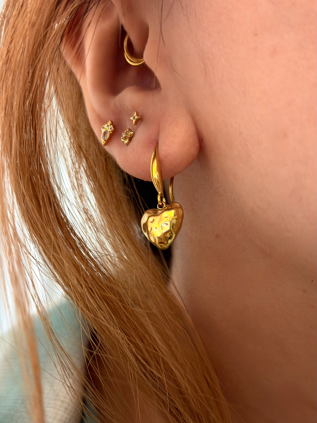 Drop heart wire hook earrings