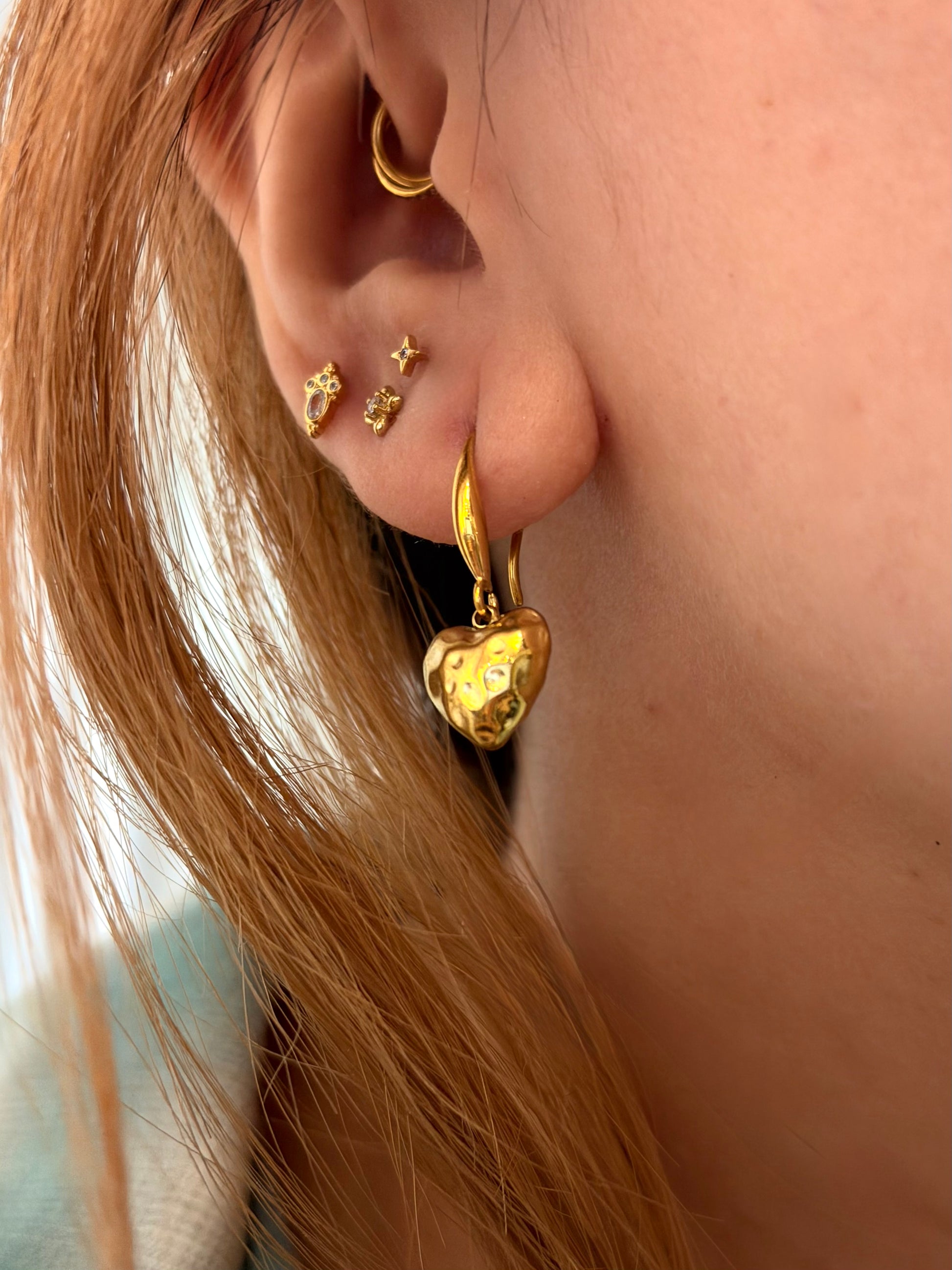 Drop heart wire hook earrings
