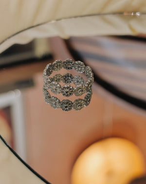 Daisy loop open size ring