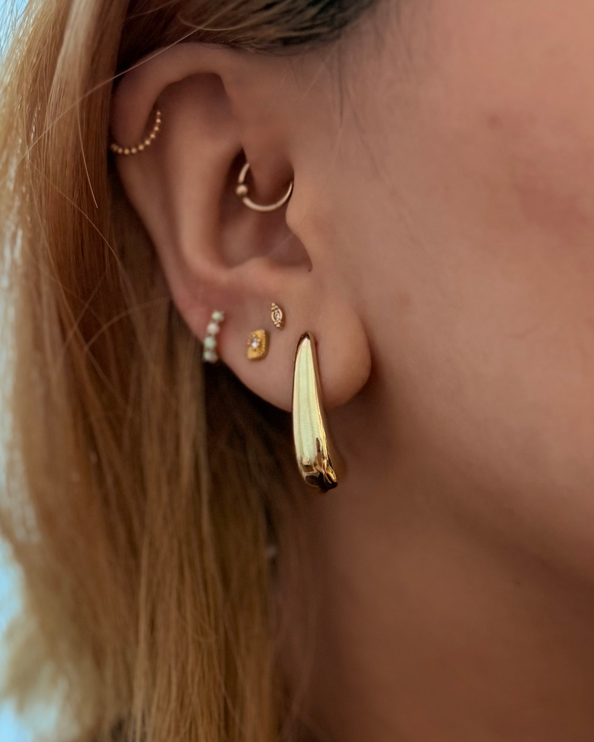 Water drop brass earrings