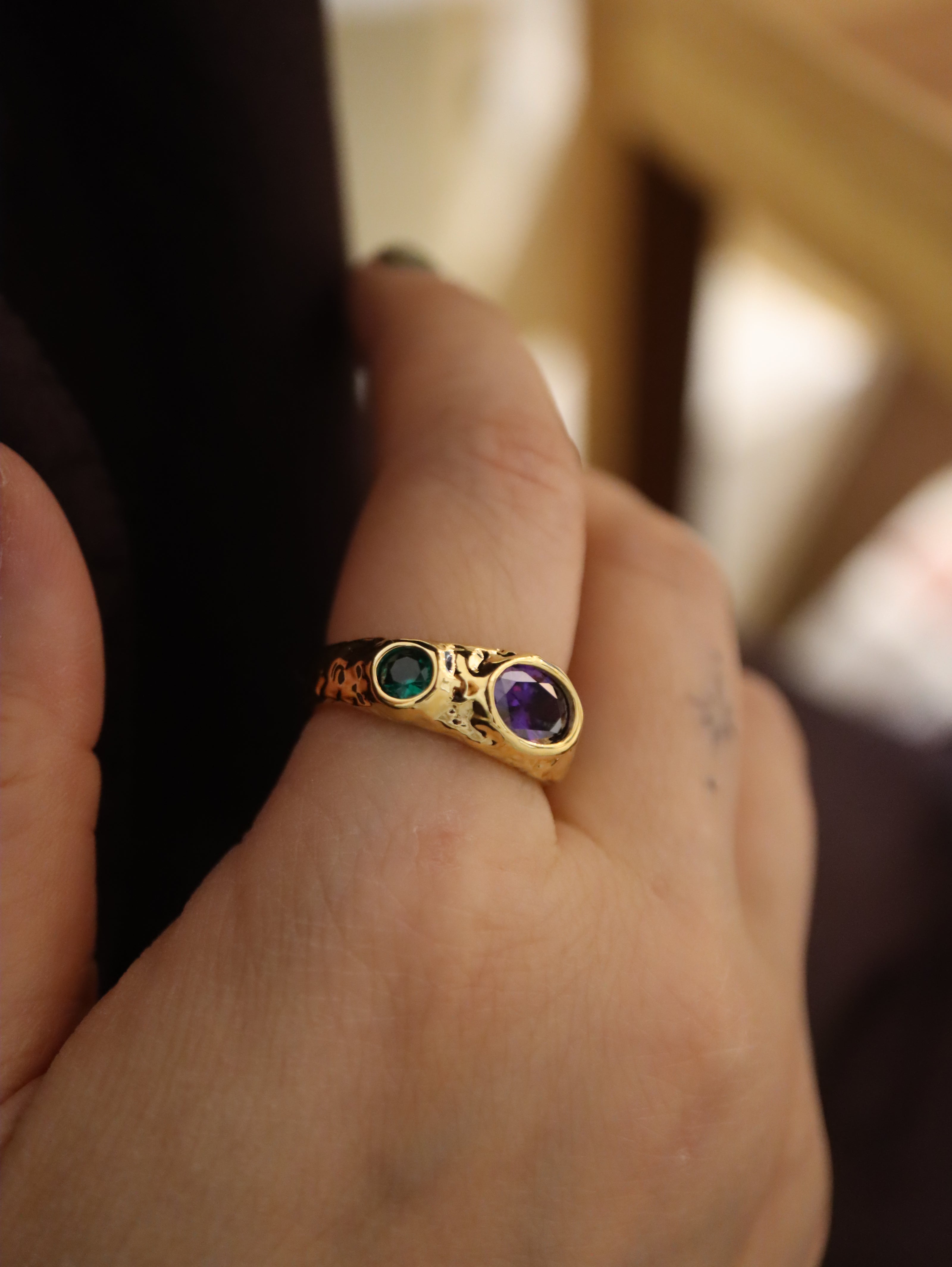 Stud coloured faux stone brass ring