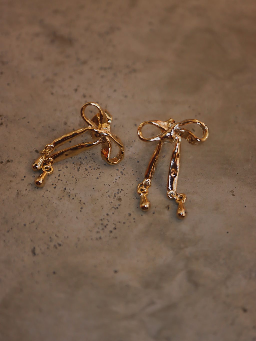 Ribbon earrings